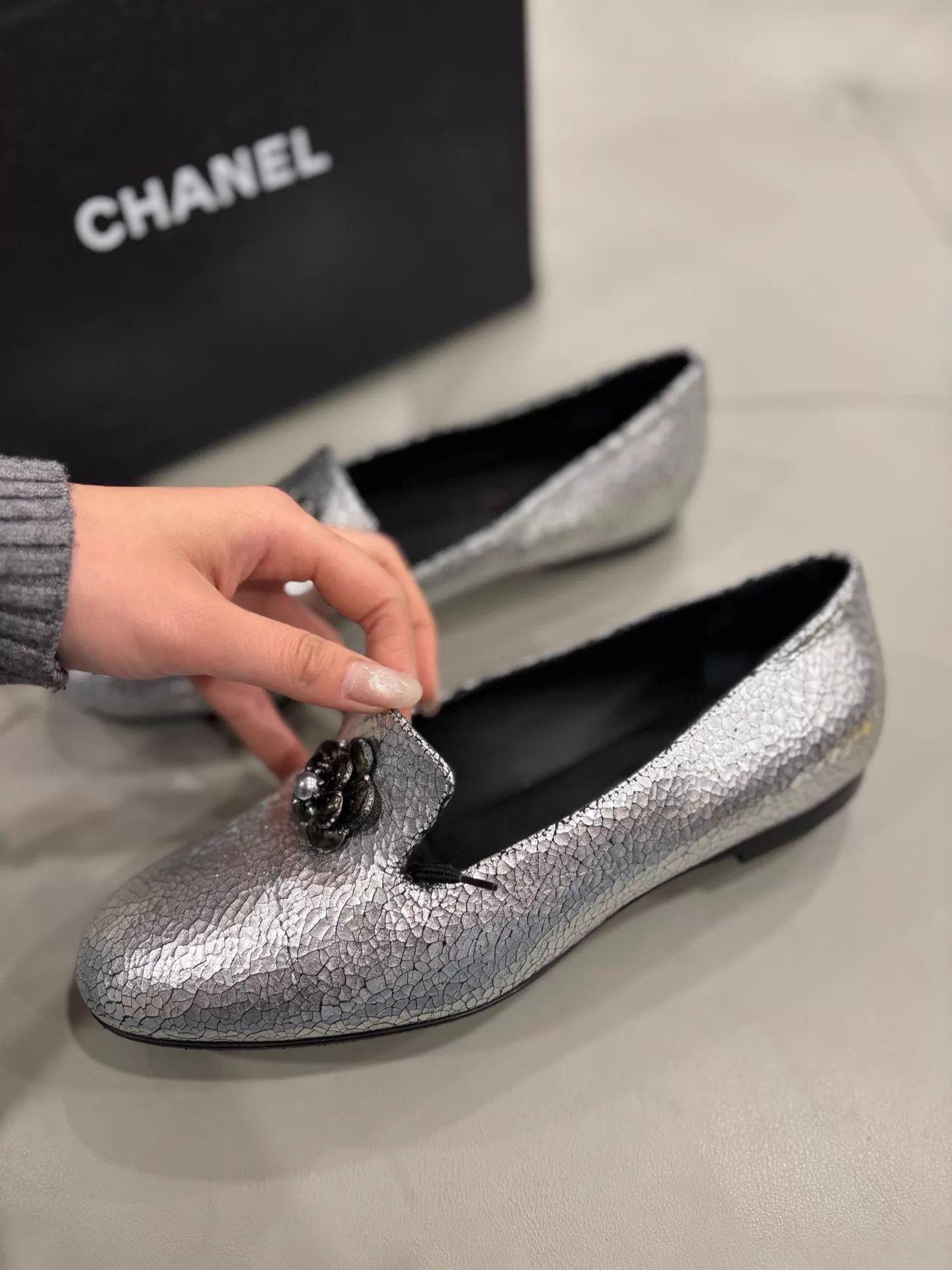 Chanel Chanel Cracked Calfskin Loafer 99 New 38.5 Size US 8 / IT 38 - 3 Thumbnail