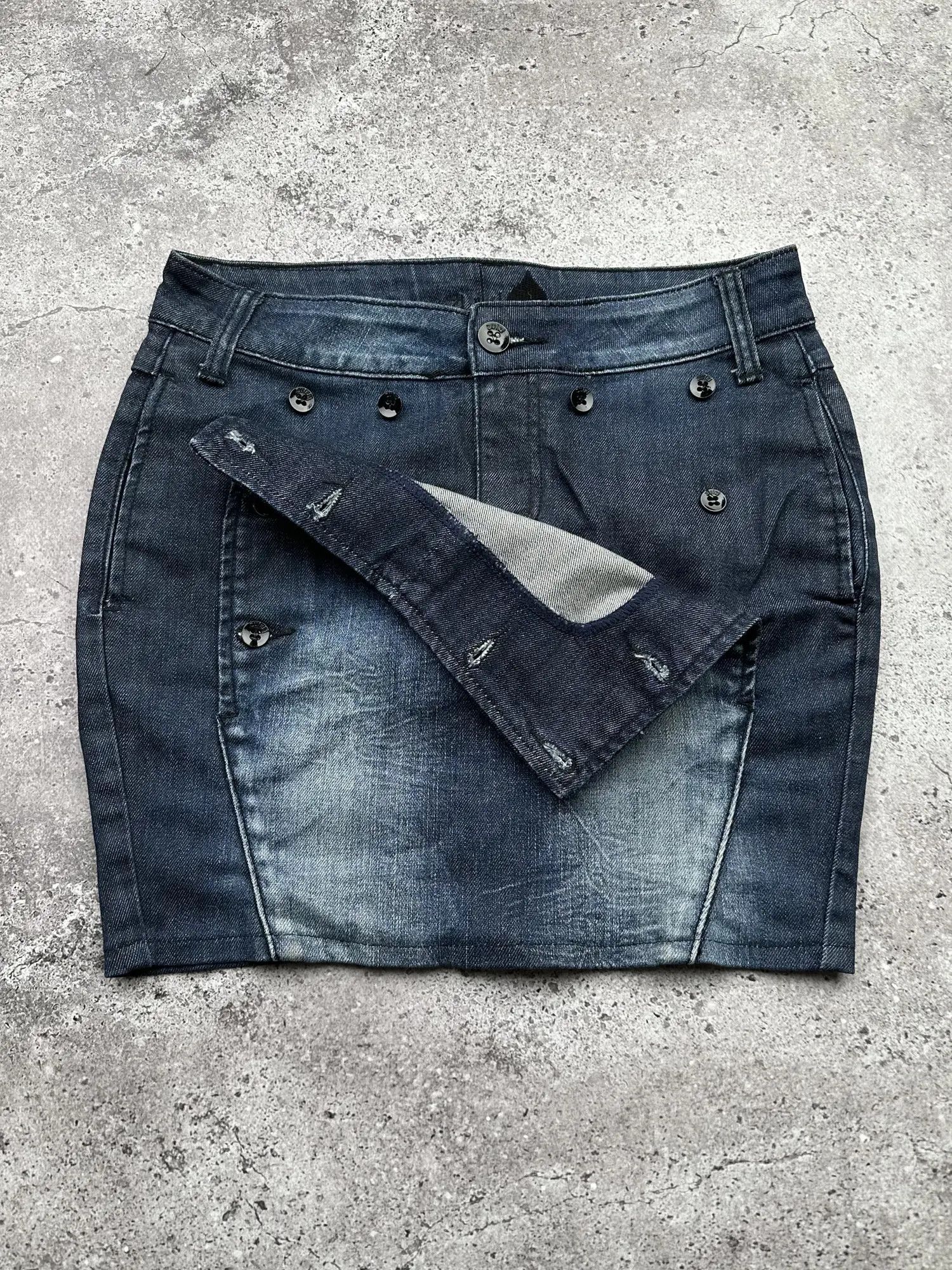 Japanese Brand Vintage Faded Mini Skirt C62(V576)(E8) Size 26" / US 2 / IT 38 - 1 Thumbnail
