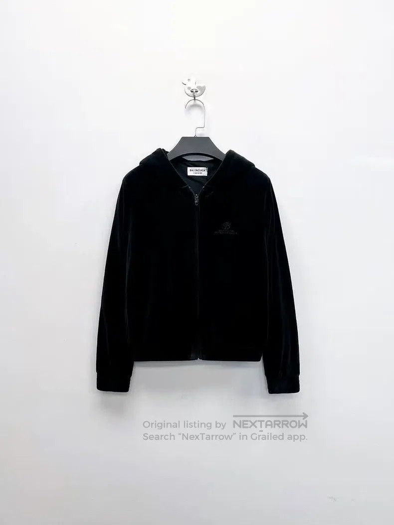Balenciaga Balenciaga Black Velvet Embroidered Letter Logo Short Zipp Size US L / EU 52-54 / 3 - 1 Thumbnail