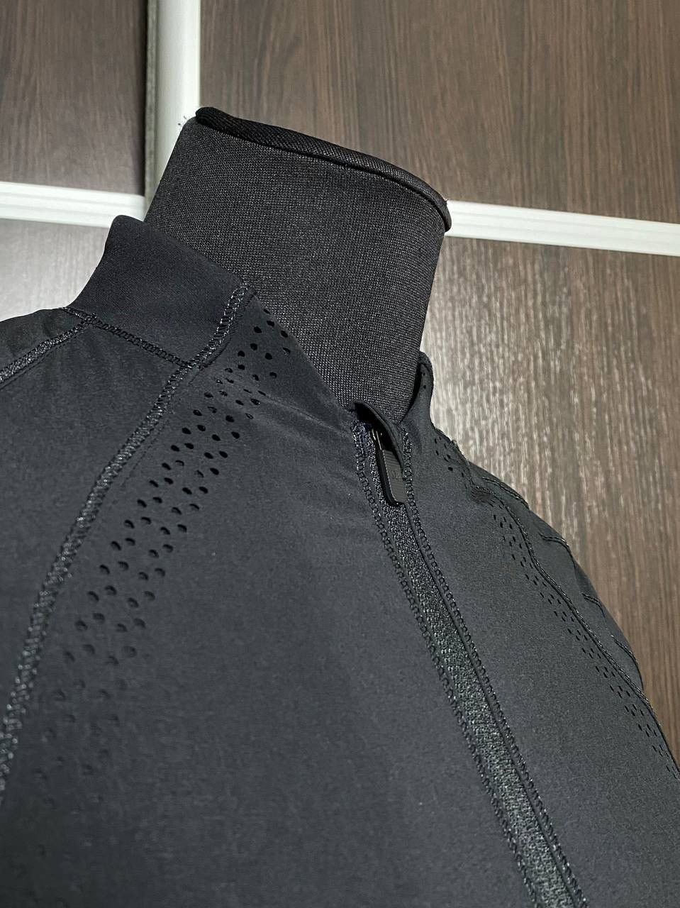Lululemon Lululemon Black Track Refletive zip light lined jacket Size XS / US 0-2 / IT 36-38 - 7 Thumbnail