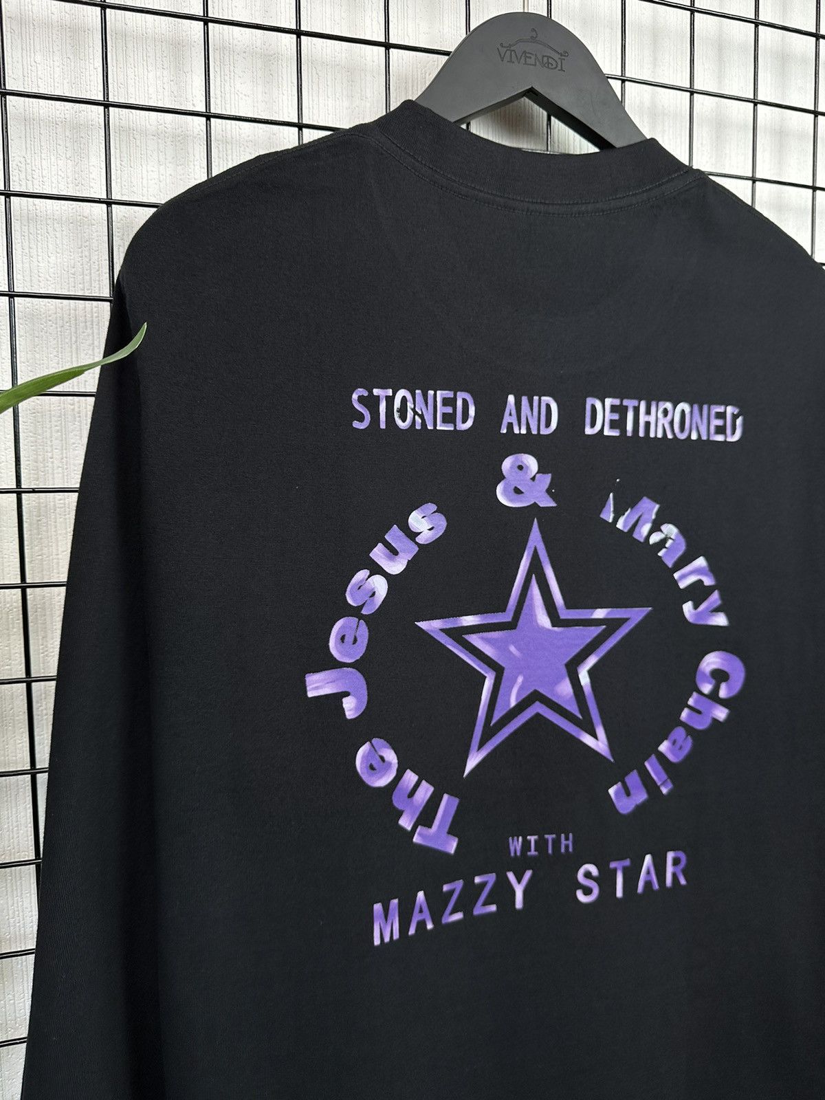 Band Tees The Jesus and Mary Chain “Stoned and Dethroned” Long Sleeve Size US L / EU 52-54 / 3 - 13 Thumbnail