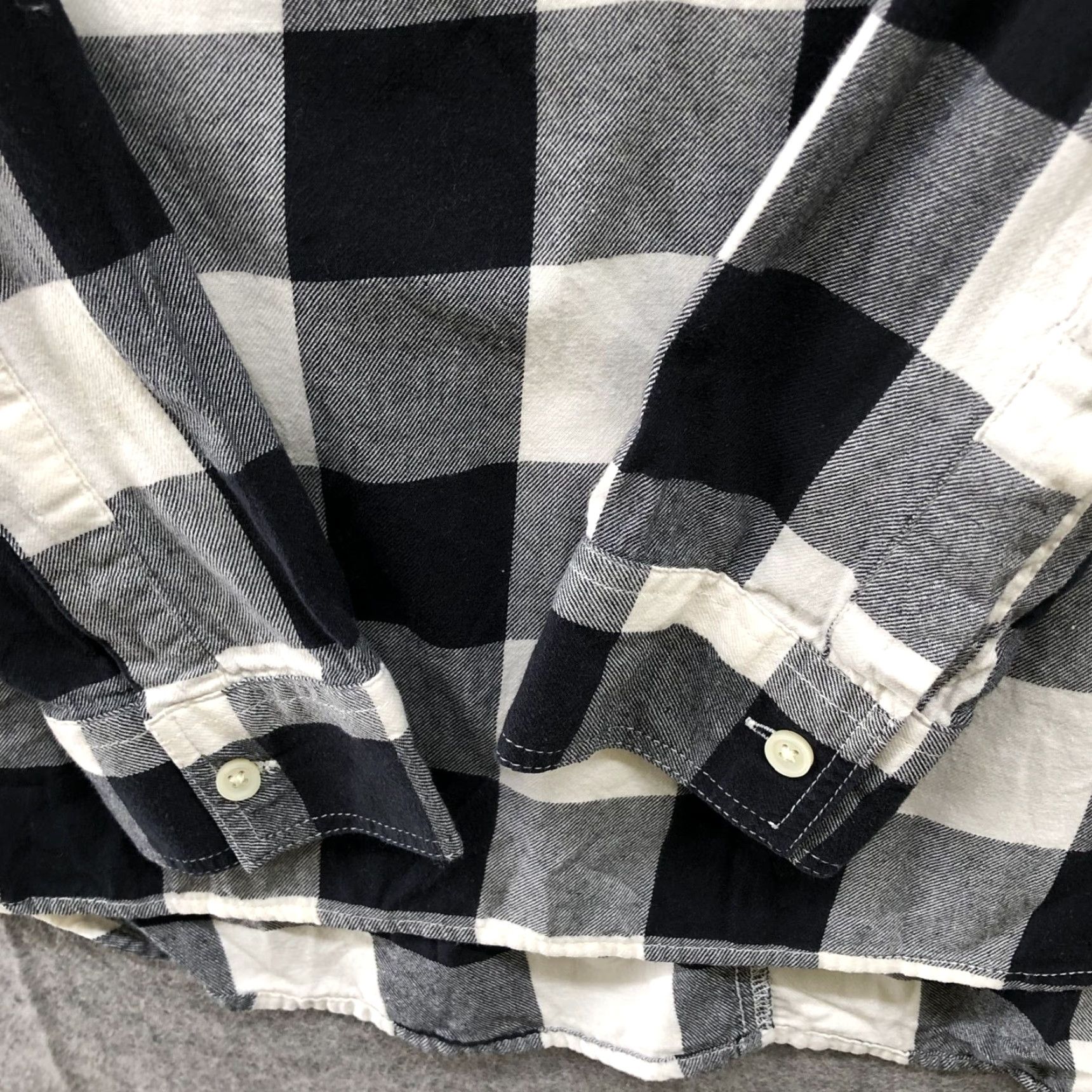 Old Navy Old Navy Boyfriend Flannel Shirt Womens S Black White Check Plaid Button-Up Casual Fall Winter Size S / US 4 / IT 40 - 6 Thumbnail