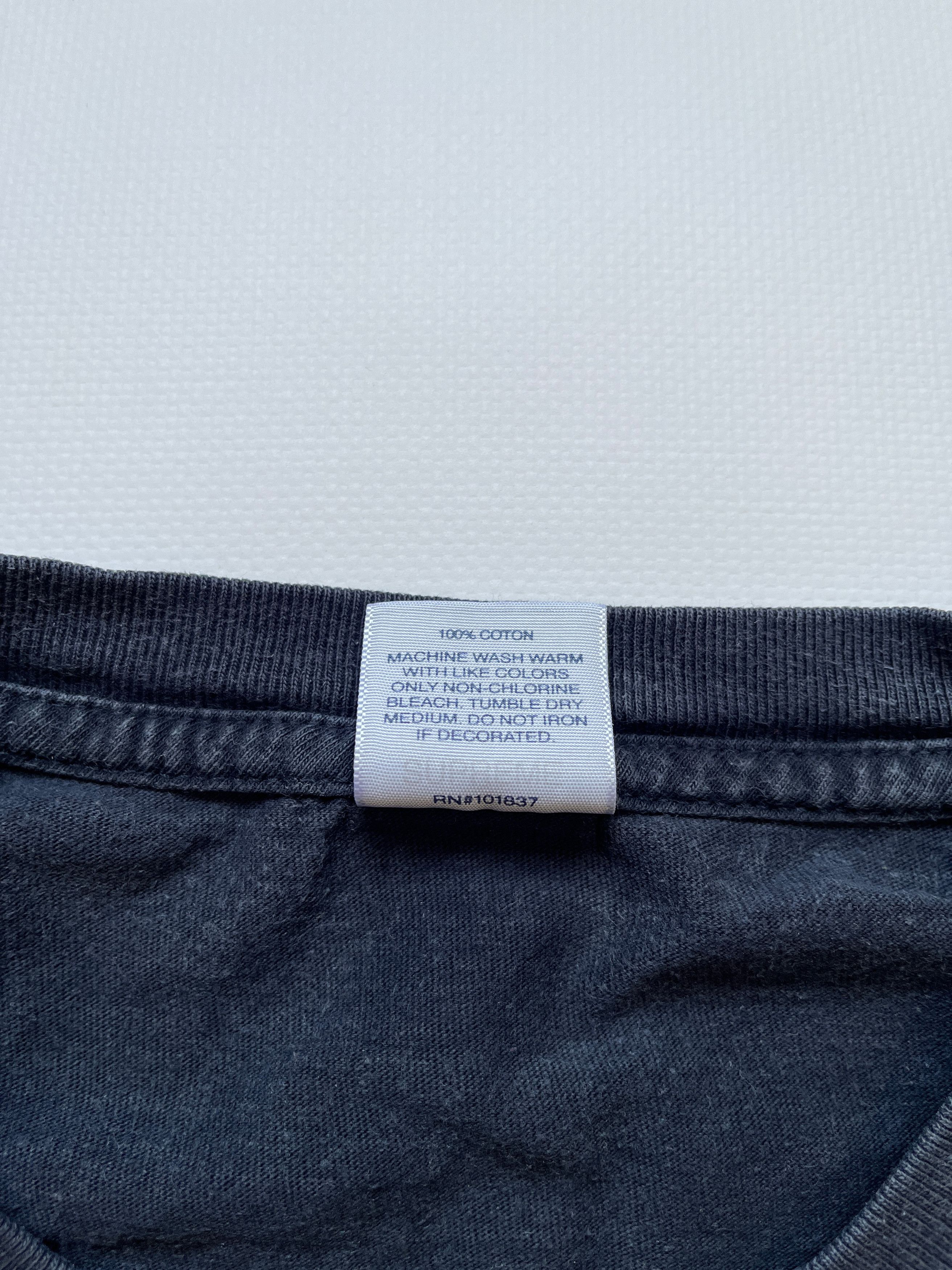 Supreme Vintage Supreme Pillows Graphic Print T-Shirt Size US M / EU 48-50 / 2 - 5 Thumbnail