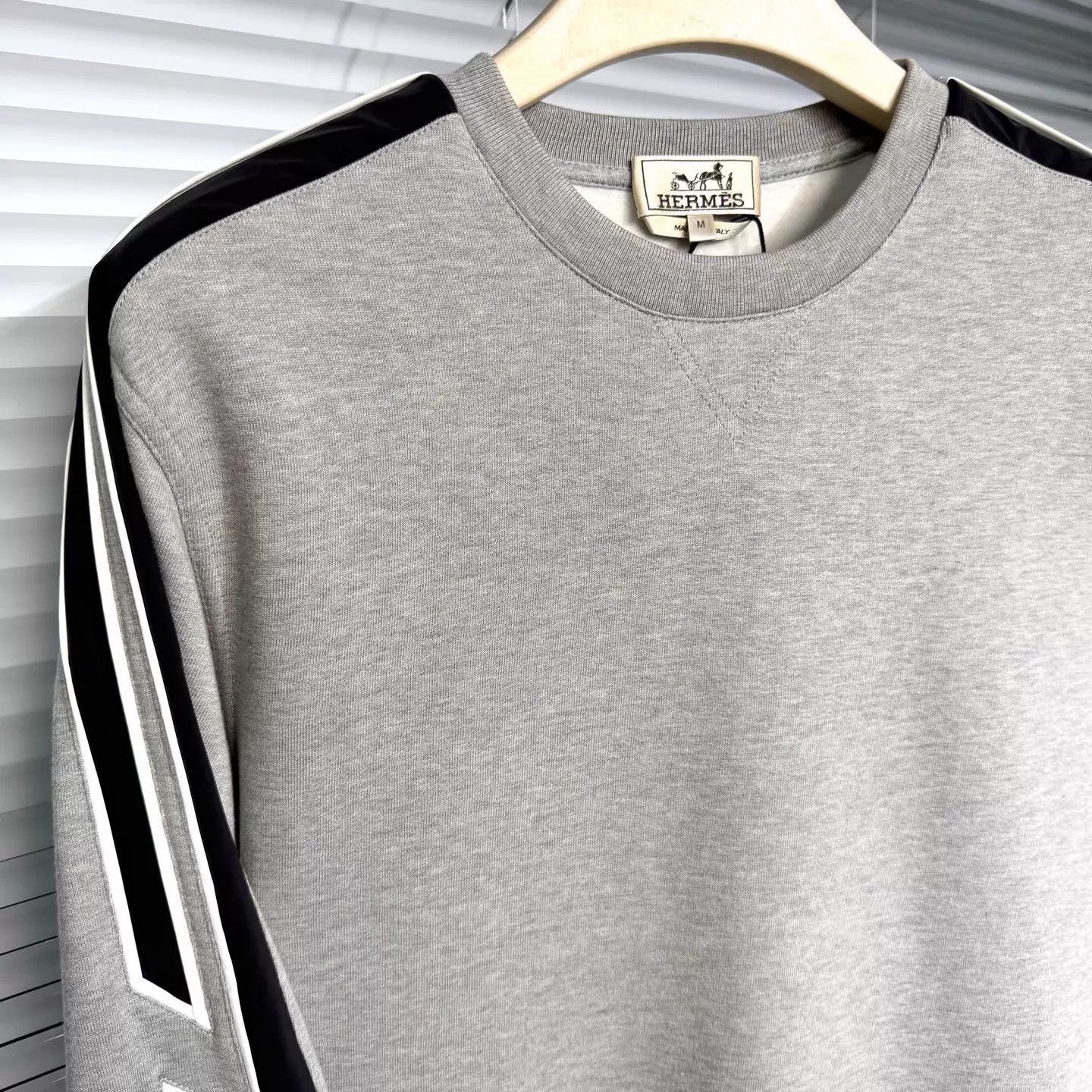 Hermes Hermès Classic Gray H-Stripe Logo Reflective Sweatshirt M Size US M / EU 48-50 / 2 - 3 Thumbnail
