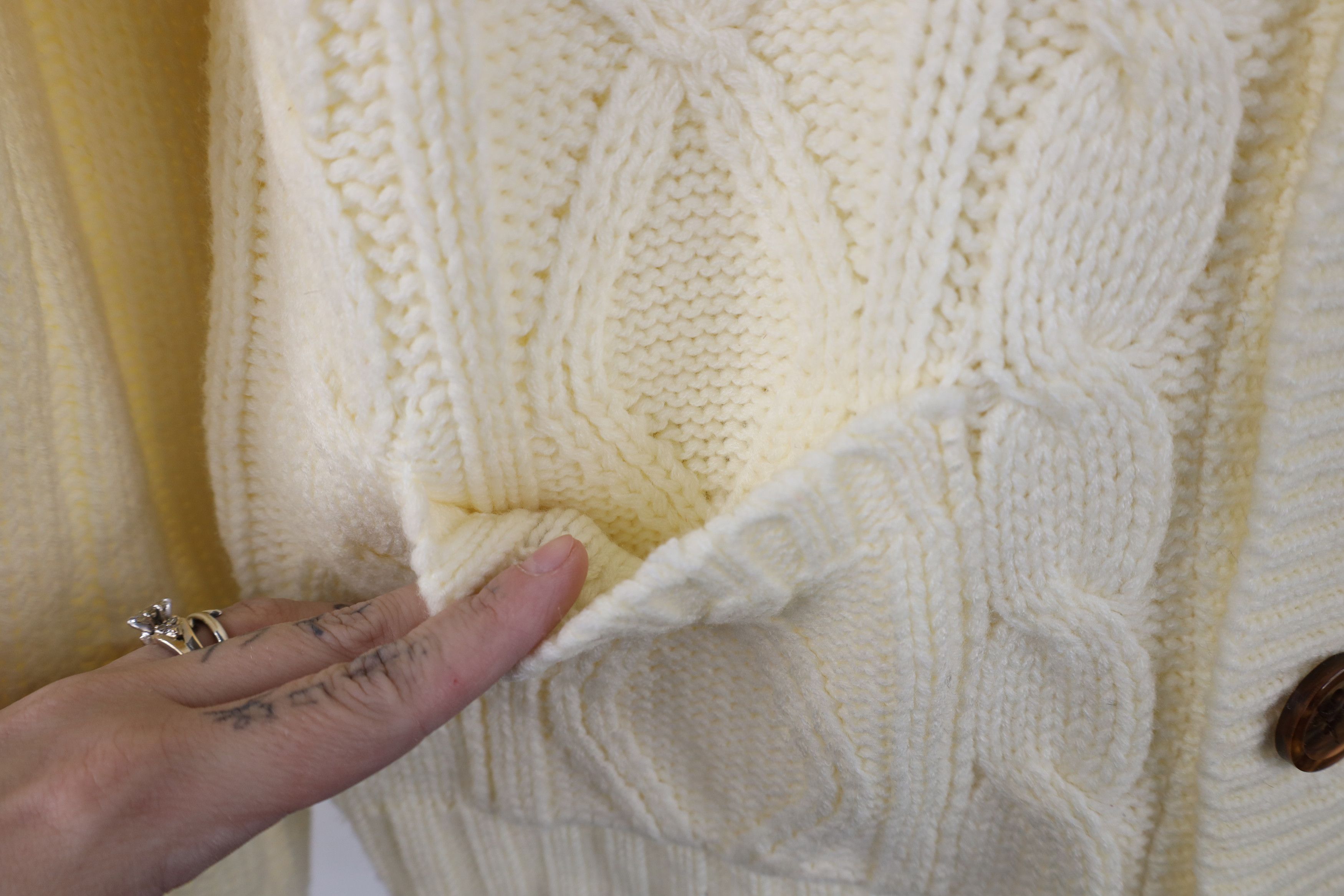 Vintage Vintage 70s Streetwear Cable Knit Shawl Cardigan Sweater Size US L / EU 52-54 / 3 - 7 Thumbnail
