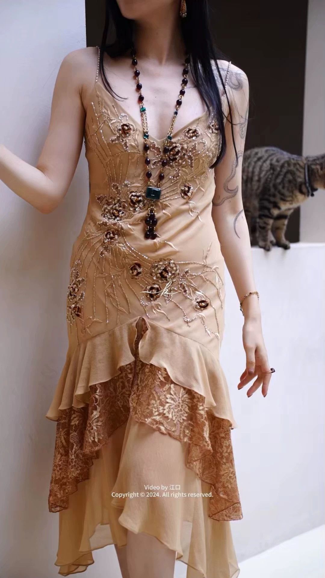 Vintage Vintage Silk Lace Beaded Open Back Fishtail Apricot Dress Size M / US 6-8 / IT 42-44 - 1 Thumbnail