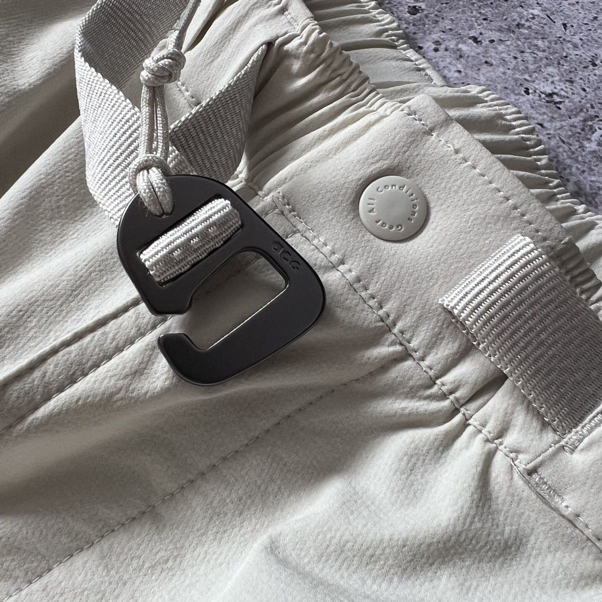 Nike ACG Nike ACG Canyon Farer Cargo Pants Light Bone Colorblock XL Size US 36 / EU 52 - 4 Thumbnail