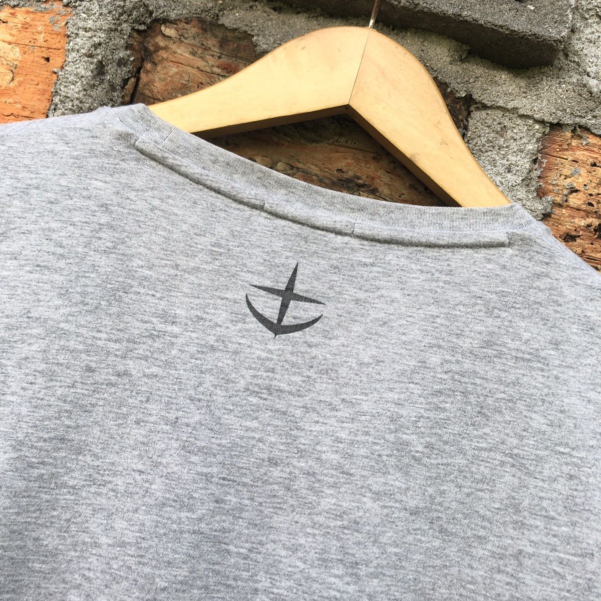 Uniqlo Uniqlo Tshirt Collab Gundam VD14 Size US XL / EU 56 / 4 - 6 Thumbnail