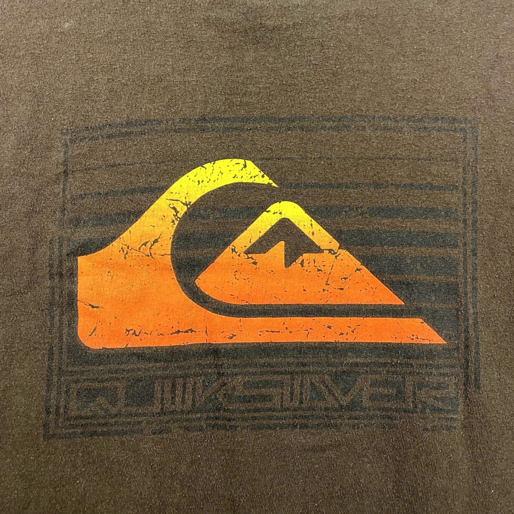 Quiksilver VINTAGE Quiksilver T-Shirt Brown 90s Surf Skate Logo Cotton Men L Short Sleeve Crew Neck Grunge Center Size US L / EU 52-54 / 3 - 2 Thumbnail