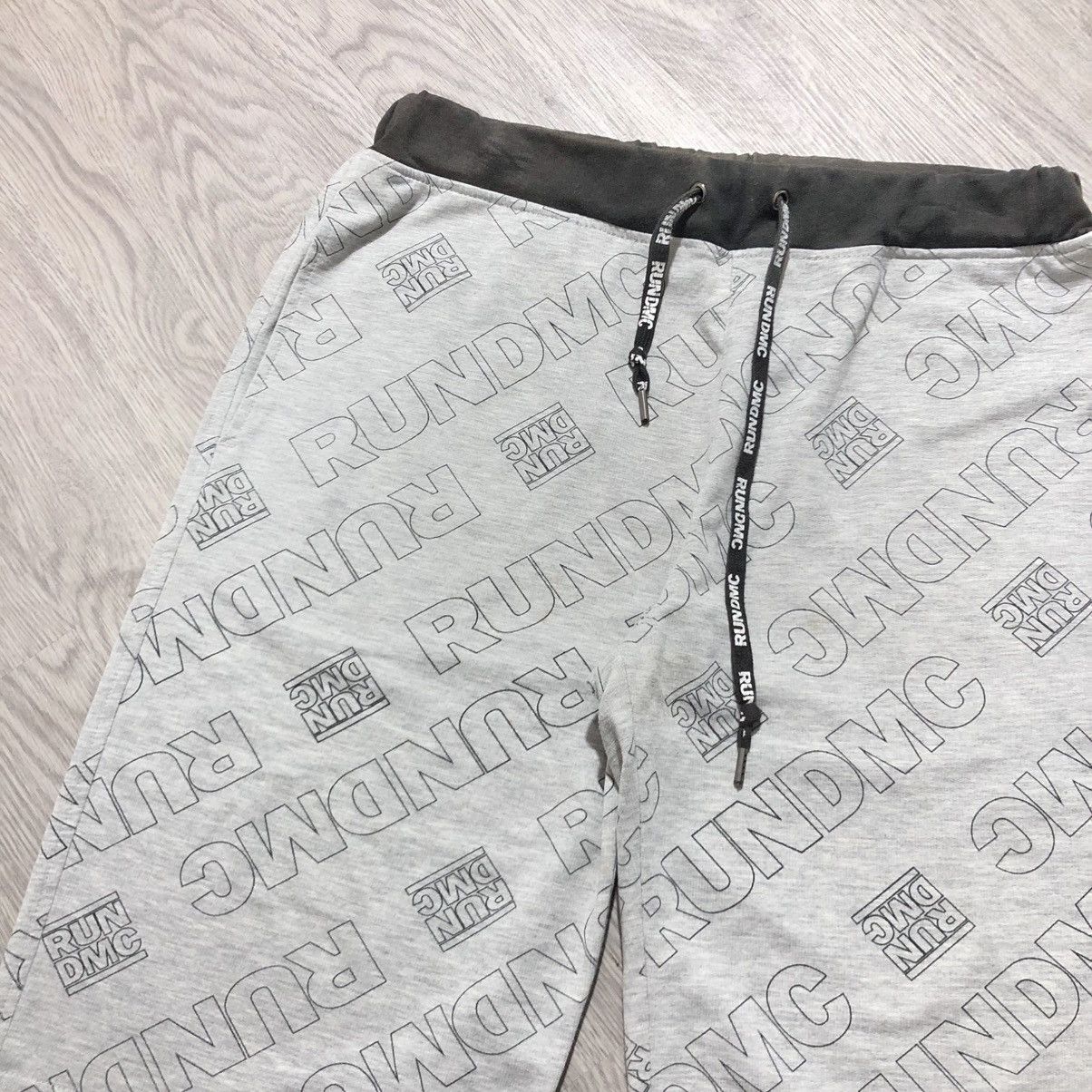RUN DMC 2000s Run Dmc Fullprint Logo Shortpants Grey Y2k Streetwear Size US 31 - 4 Thumbnail
