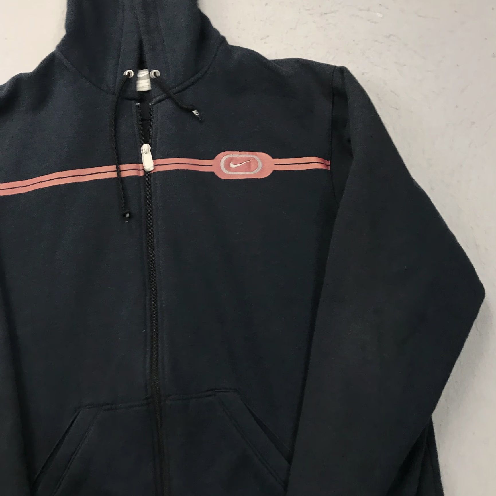 Nike VINTAGE Nike Hoodie Mens XL Black Faded Swoosh Full Zip Sweatshirt Essential Y2K Size US XL / EU 56 / 4 - 3 Thumbnail