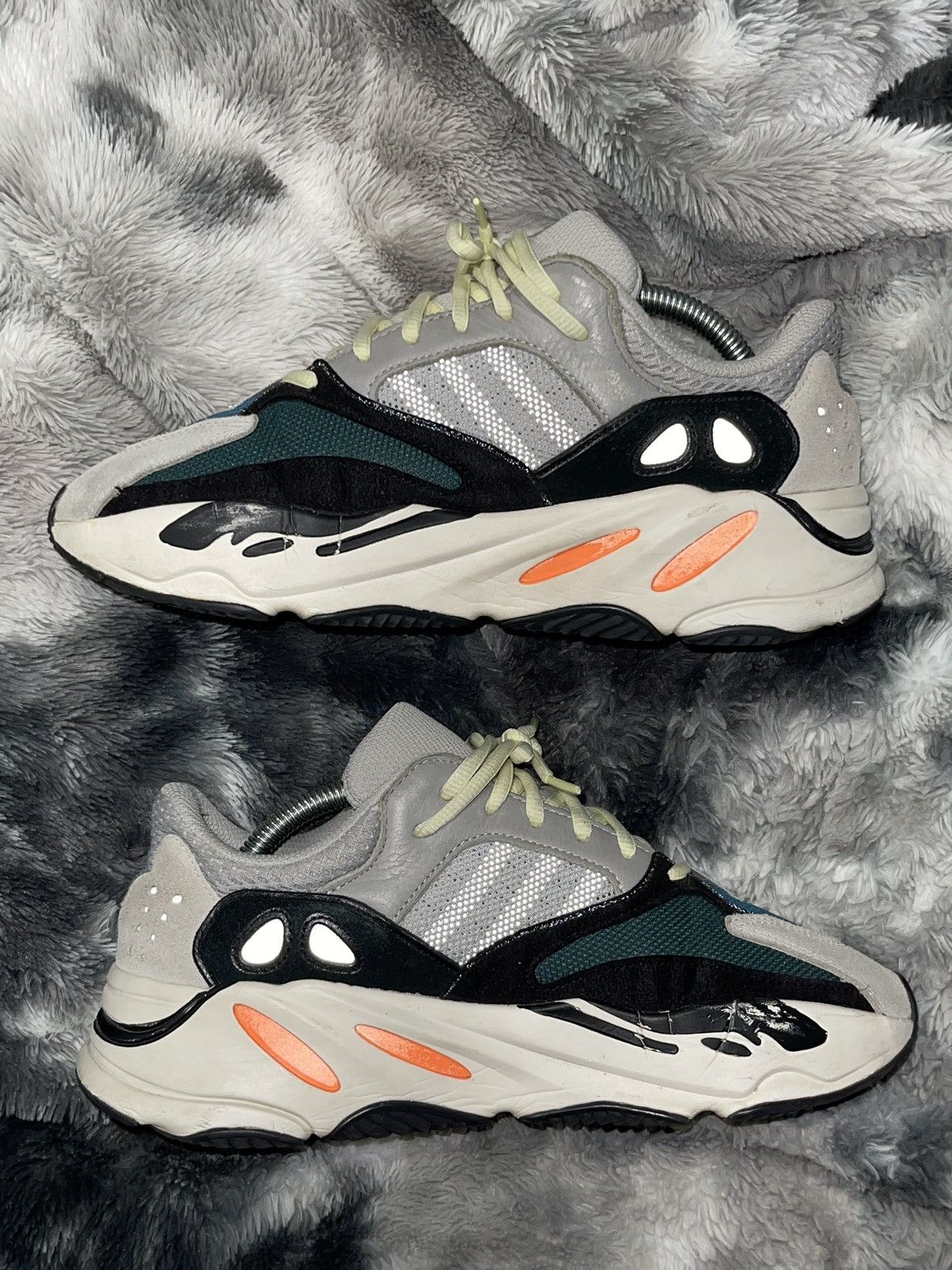Adidas Yeezy Boost 700 OG Waverunner 2017