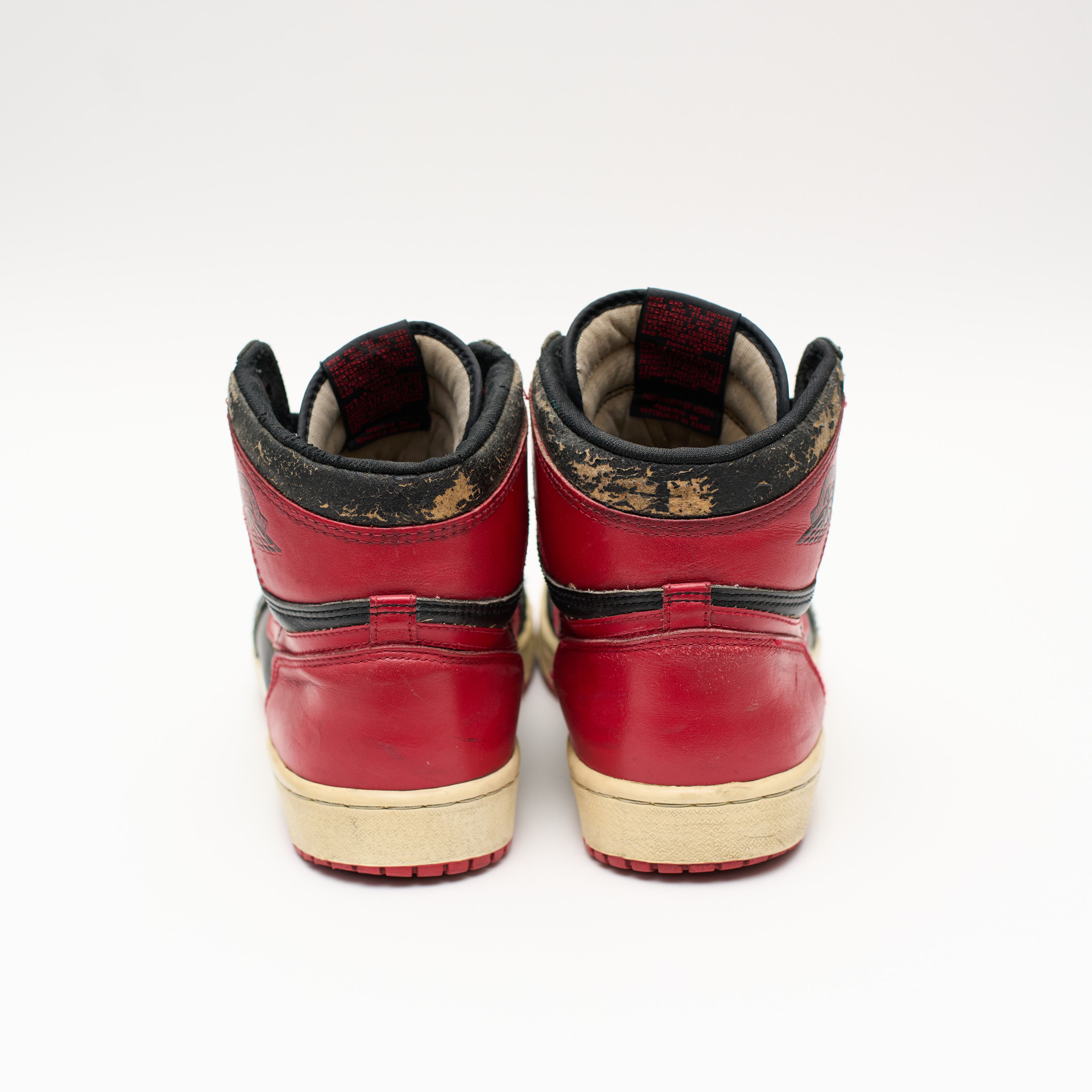 Jordan Brand 1985 Air Jordan Bred 1 OG Size US 11 / EU 44 - 4 Thumbnail