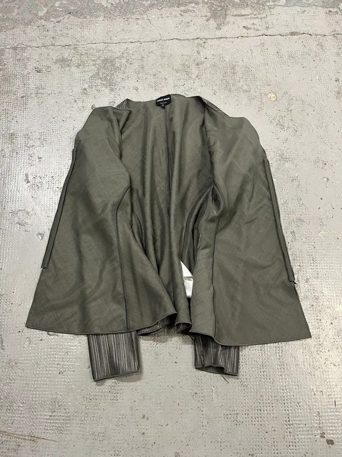 Giorgio Armani SS2012 Giorgio Armani Pleated Striped Grey Jacket Size M / US 6-8 / IT 42-44 - 9 Thumbnail