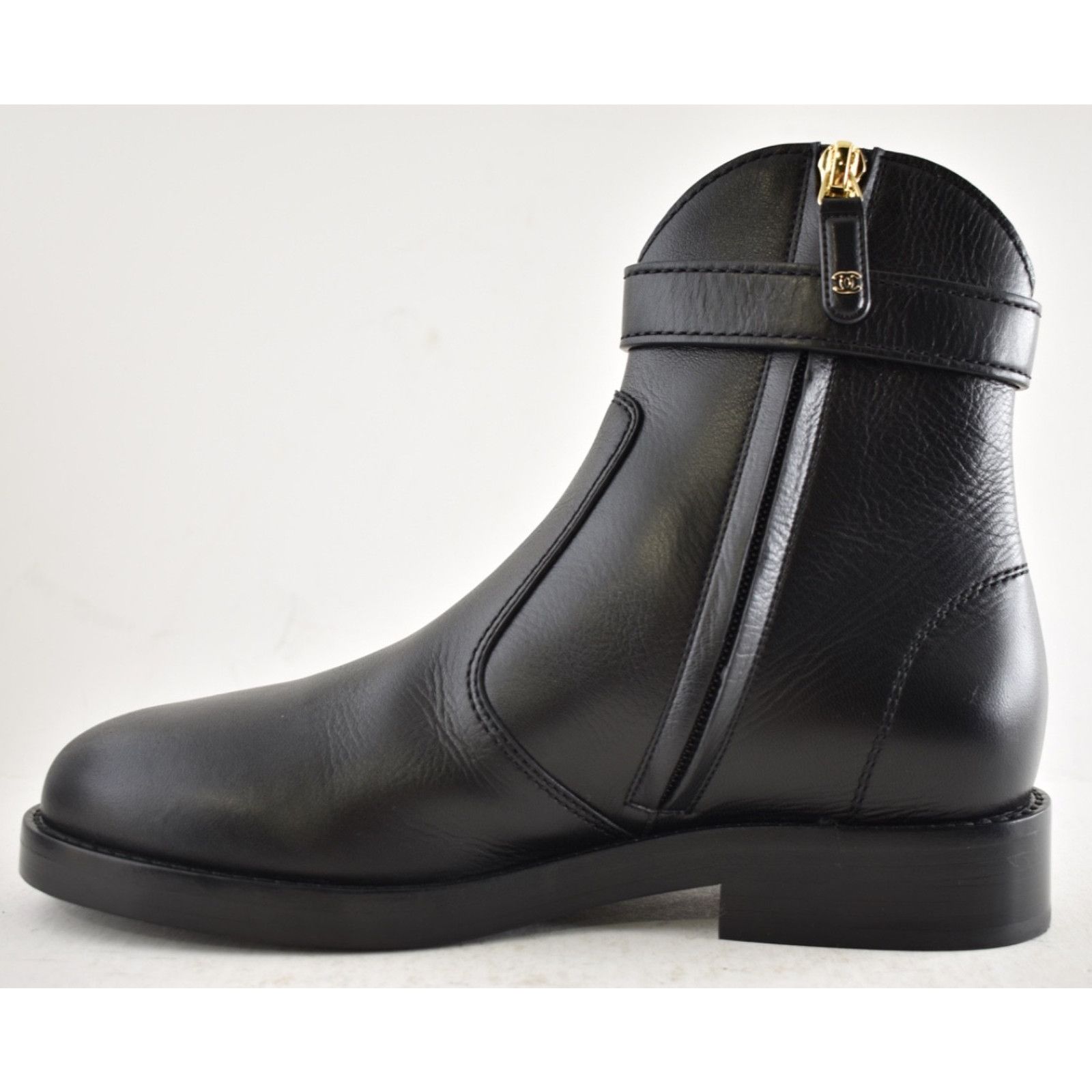 Chanel Chanel 24K Black Calfskin Pearl CC Western Ankle Boots 37 Size US 6 / IT 36 - 4 Thumbnail