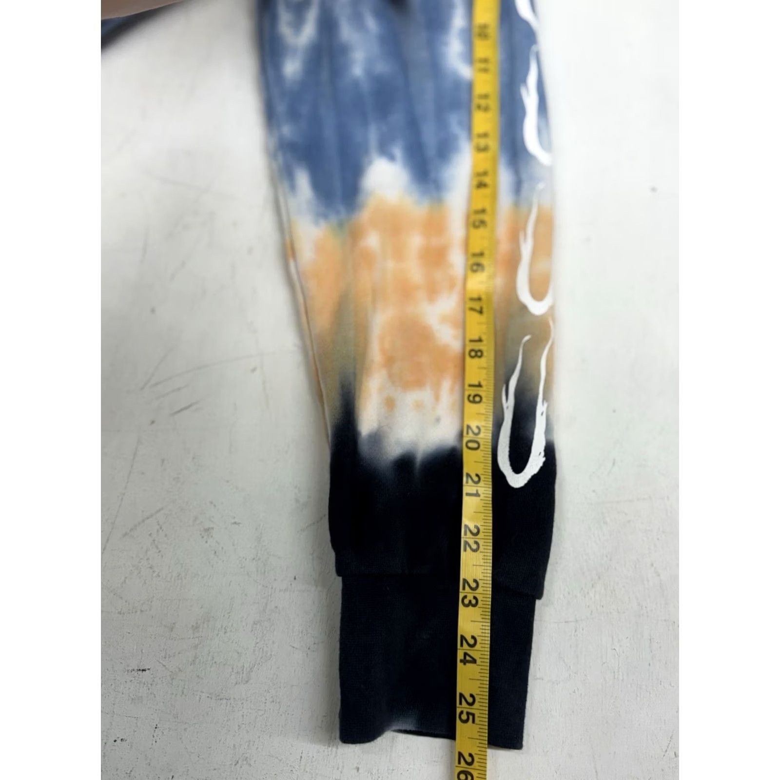 Vintage VINTAGE August Burns Red X Shibori Threads Hoodie Hand Dyed Tye Dye Mens M Streetwear Size US M / EU 48-50 / 2 - 5 Thumbnail