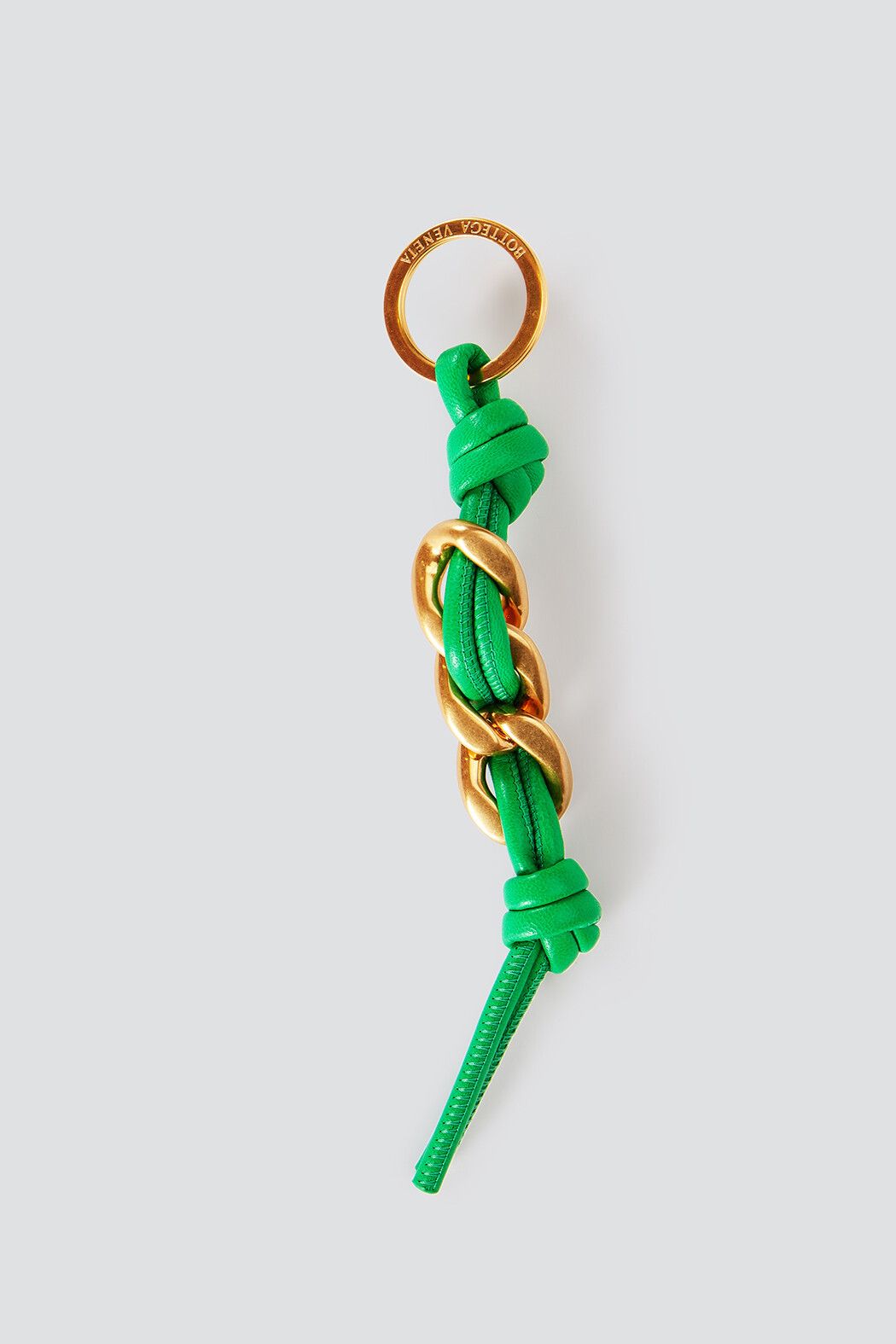 o1n1vont0624 Size: OS / Leather Key Ring in Gold/Green