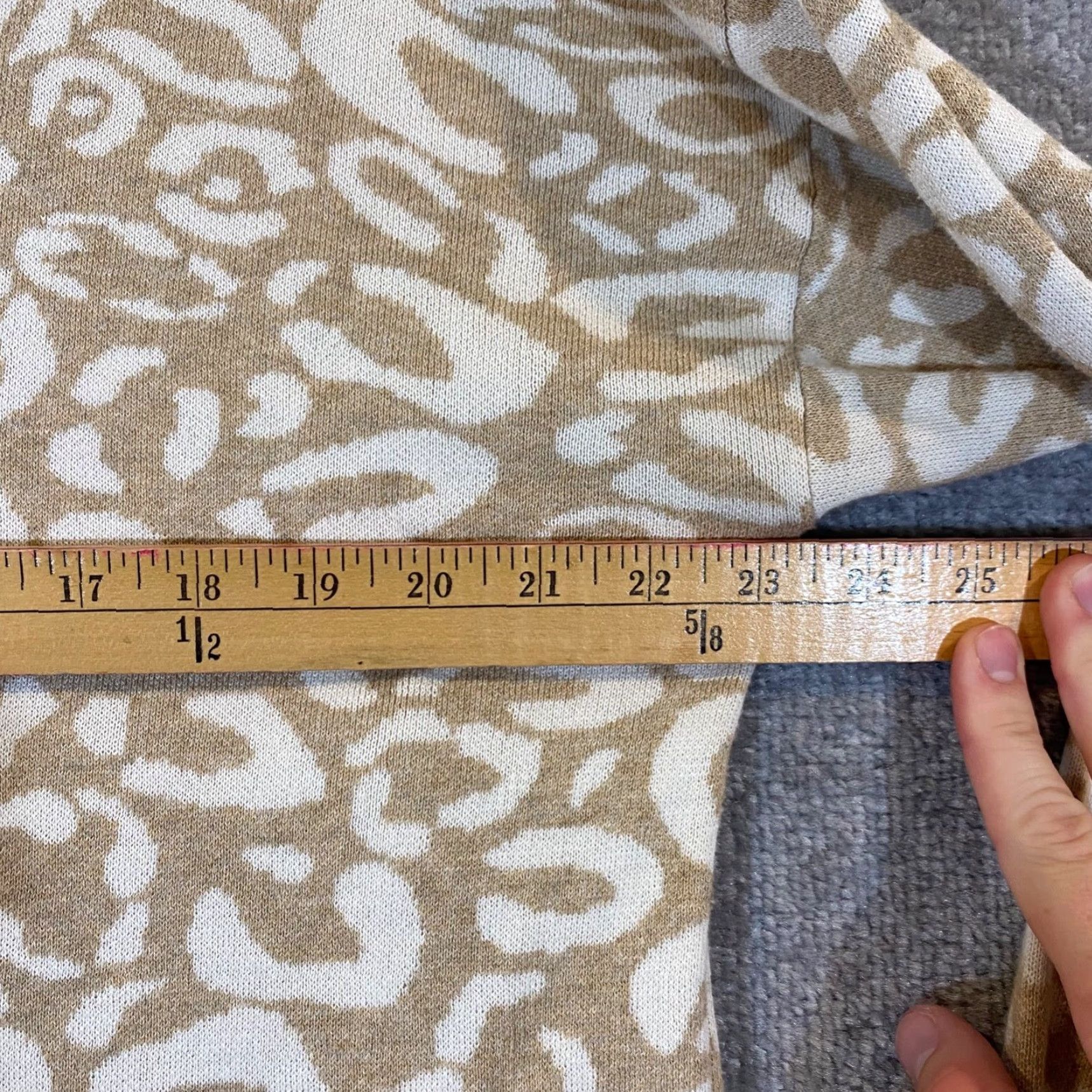 J.McLaughlin VINTAGE J. McLaughlin Sweater Women's Large Brown Animal Print Pullover Long Sleeve Casual Winter Size L / US 10 / IT 46 - 5 Thumbnail