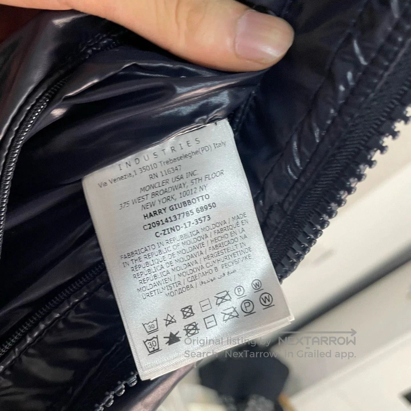 Moncler moncler glossy down jacket size 6. Size US M / EU 48-50 / 2 - 4 Thumbnail
