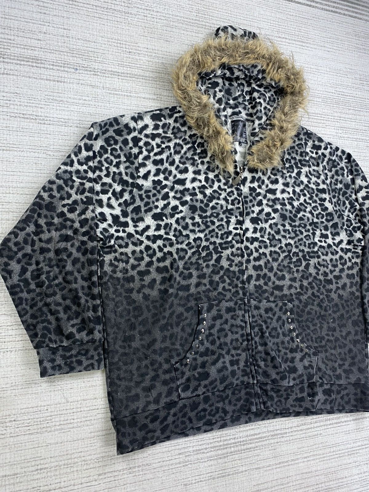 Black Label × Le Grande Bleu (L.G.B.) × Vintage Vtg Dig Deep Black Label Leopard Punk Style Faux Fur Hoodie Size US XL / EU 56 / 4 - 3 Thumbnail