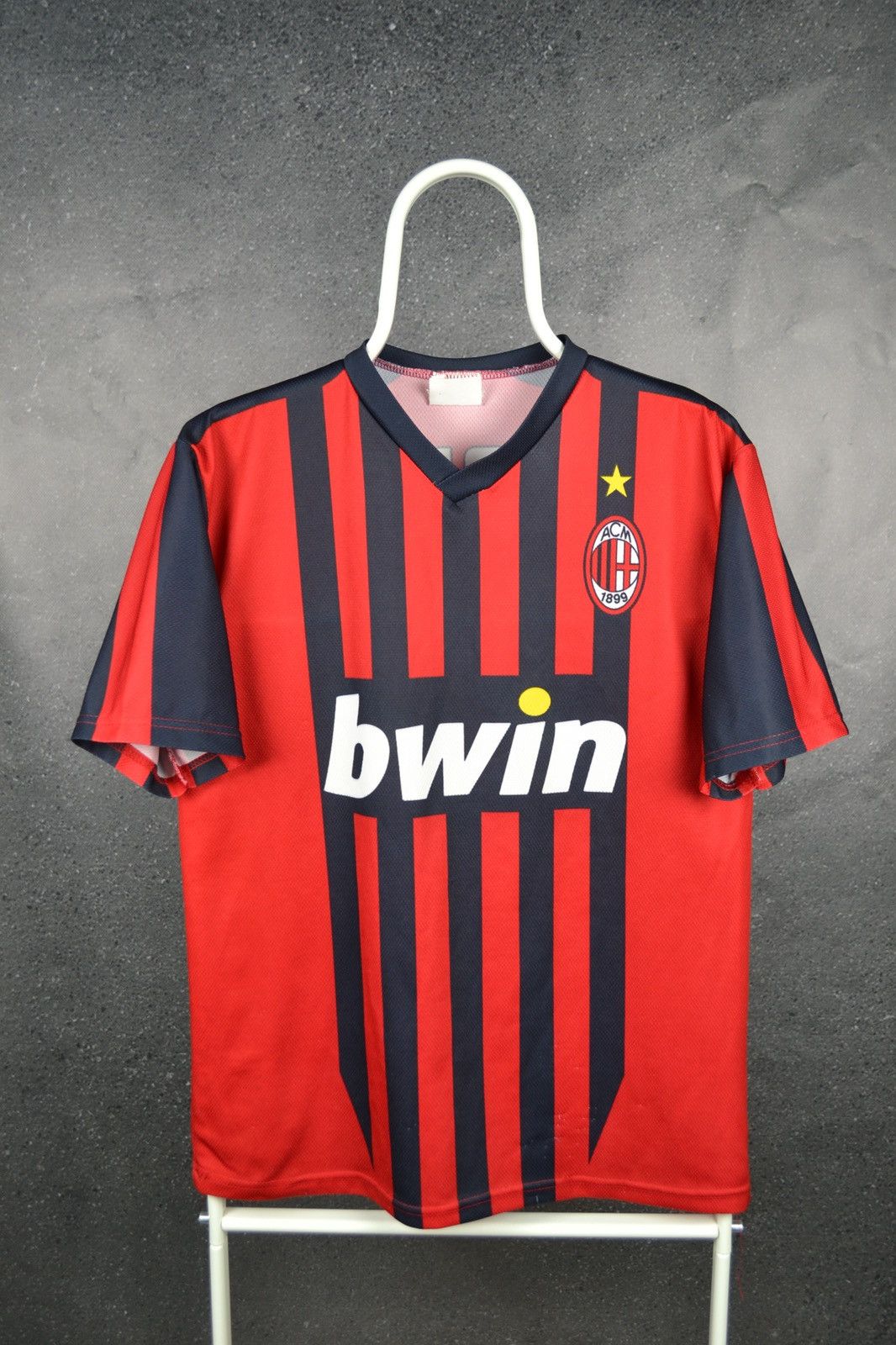Vintage Ac Milan Home Football Shirt Vintage Soccer Jersey KAKA #22 Size US S / EU 44-46 / 1 - 1 Thumbnail