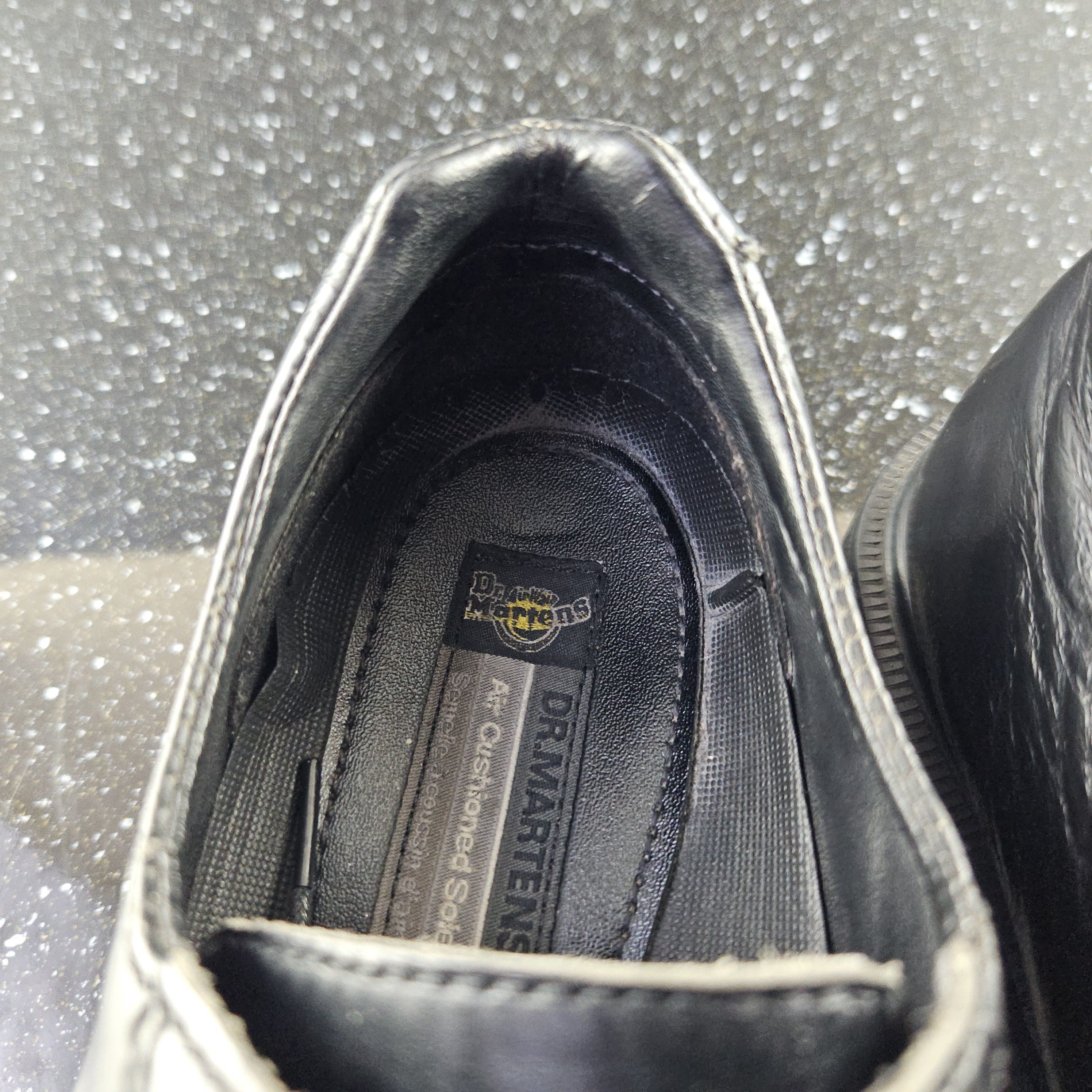 Dr. Martens Vintage Dr. Martens black leather shoes Size US 8 / EU 41 - 12 Thumbnail