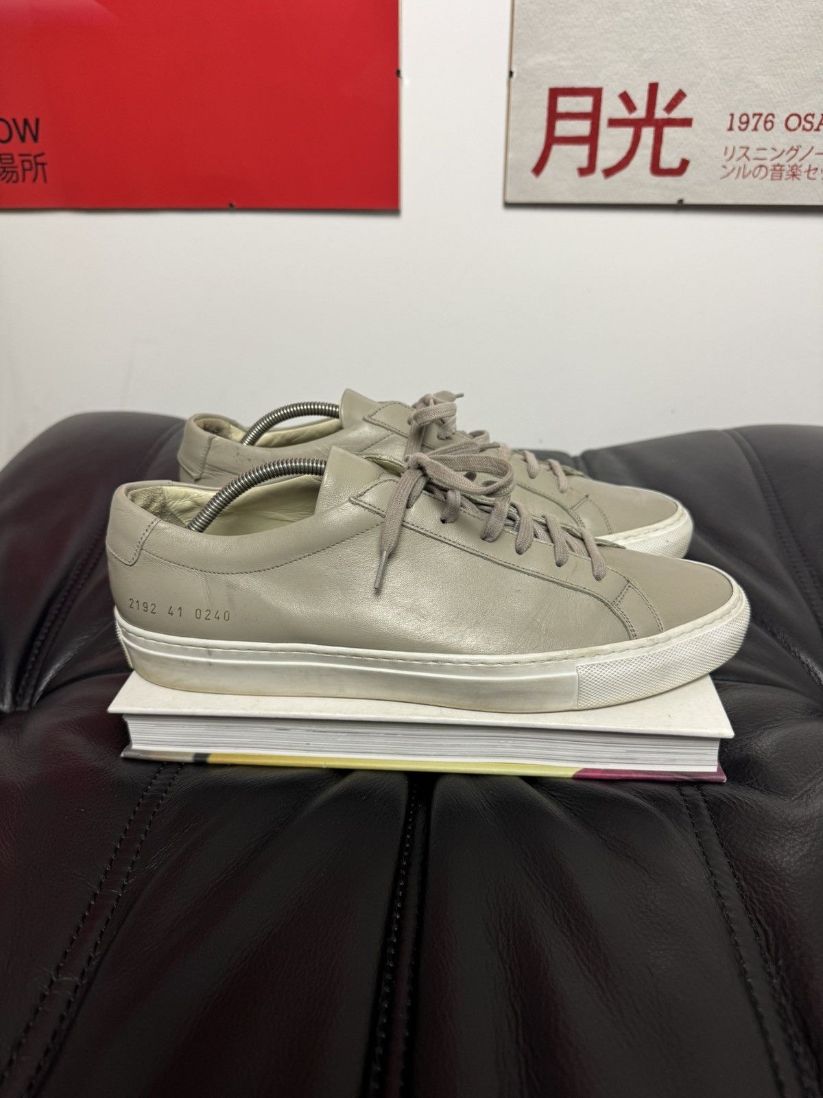 Common Projects Common Projects Achilles Low Gray Luxury Leather Sneakers Size US 8.5 / EU 41-42 - 4 Thumbnail