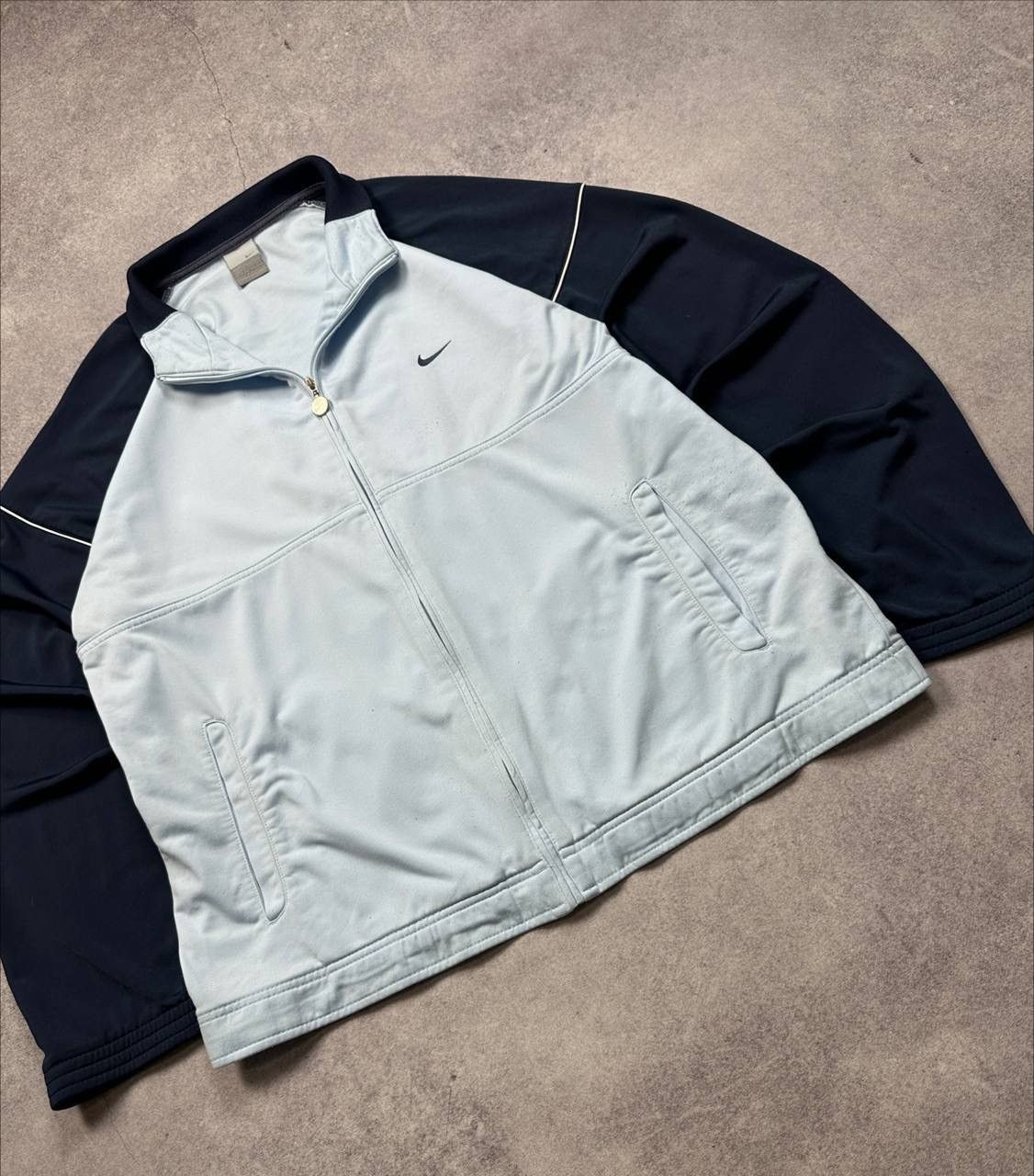 Nike Vintage Nike Track Jacket, Size L – Classic Sportswear Size US L / EU 52-54 / 3 - 3 Thumbnail