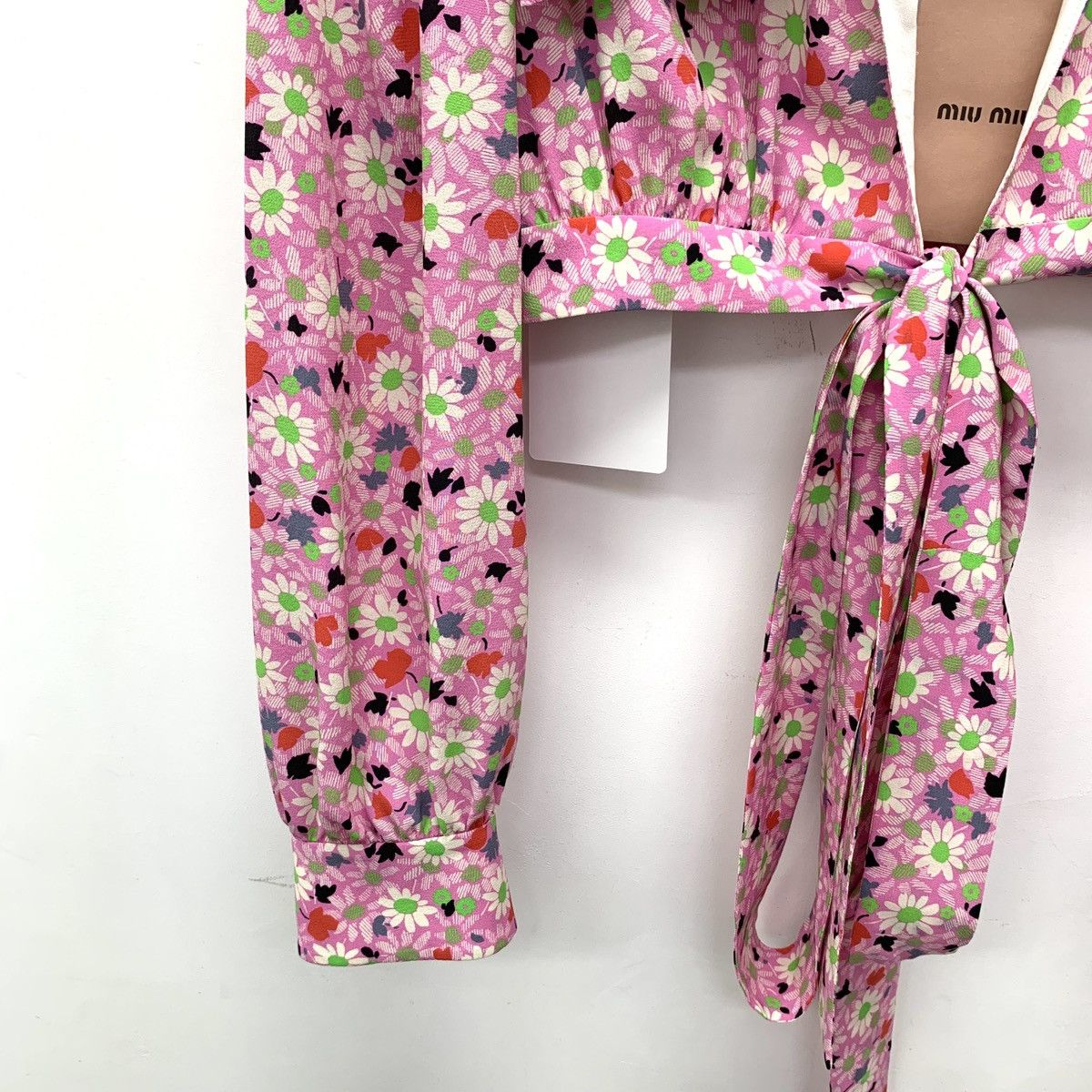Miu Miu Miu Miu Silk Long Sleeve Tie Waist Shirt K26WX Size XS / US 0-2 / IT 36-38 - 4 Thumbnail