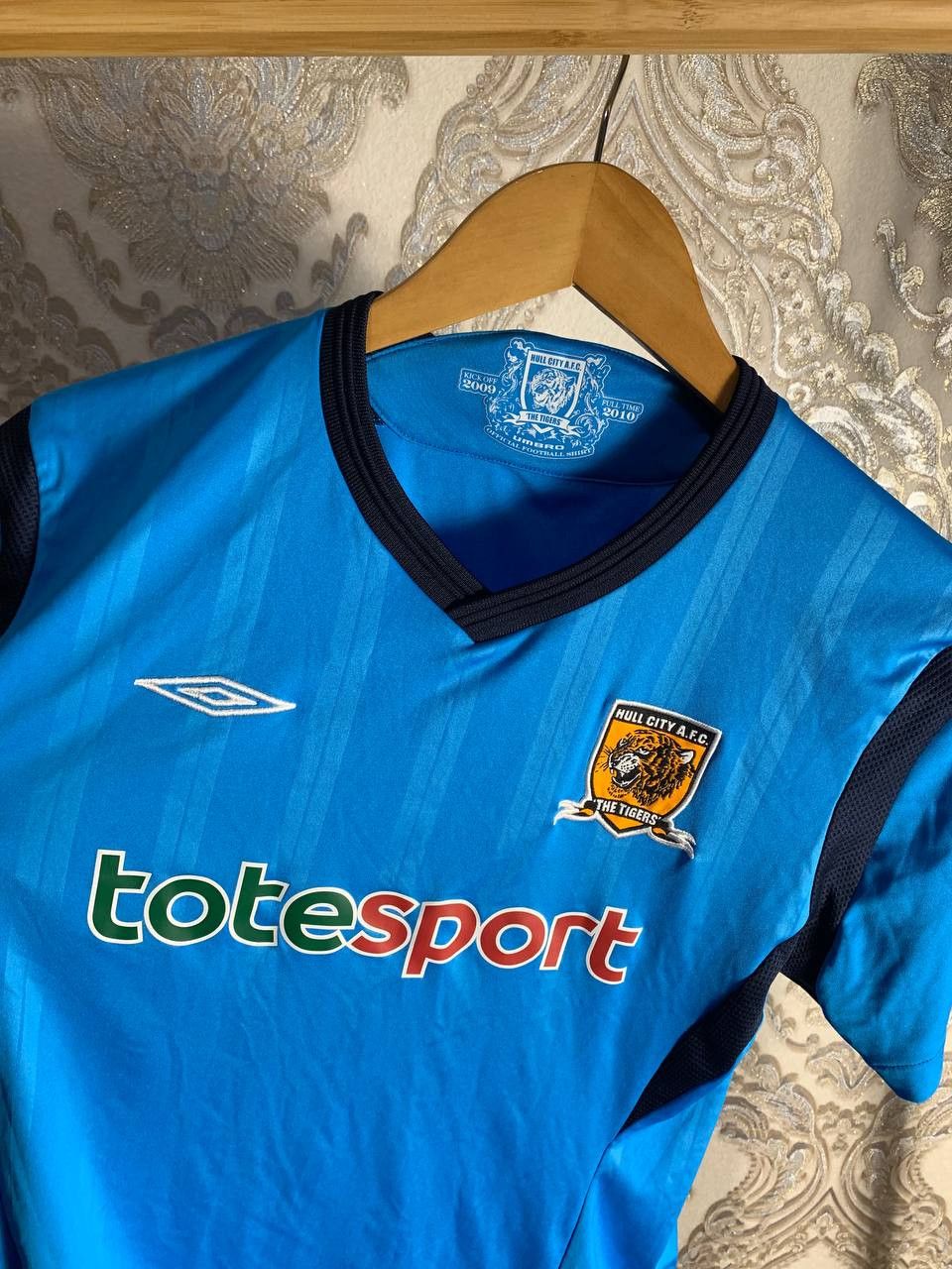 Umbro Vintage Umbro FC Hull City England Soccer Jersey Y2K 90s Size US S / EU 44-46 / 1 - 4 Thumbnail