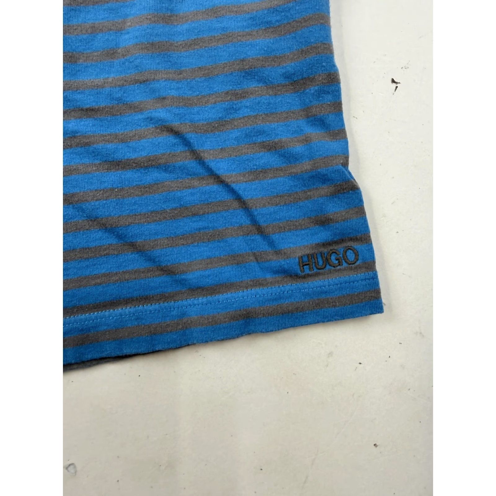 Hugo Boss HUGO BOSS Shirt Mens 2XL Blue Striped V-Neck Cotton Tee Casual Lightweight Shirts Mens 2XL Blue Striped V-Neck Tee Size US XXL / EU 58 / 5 - 3 Thumbnail