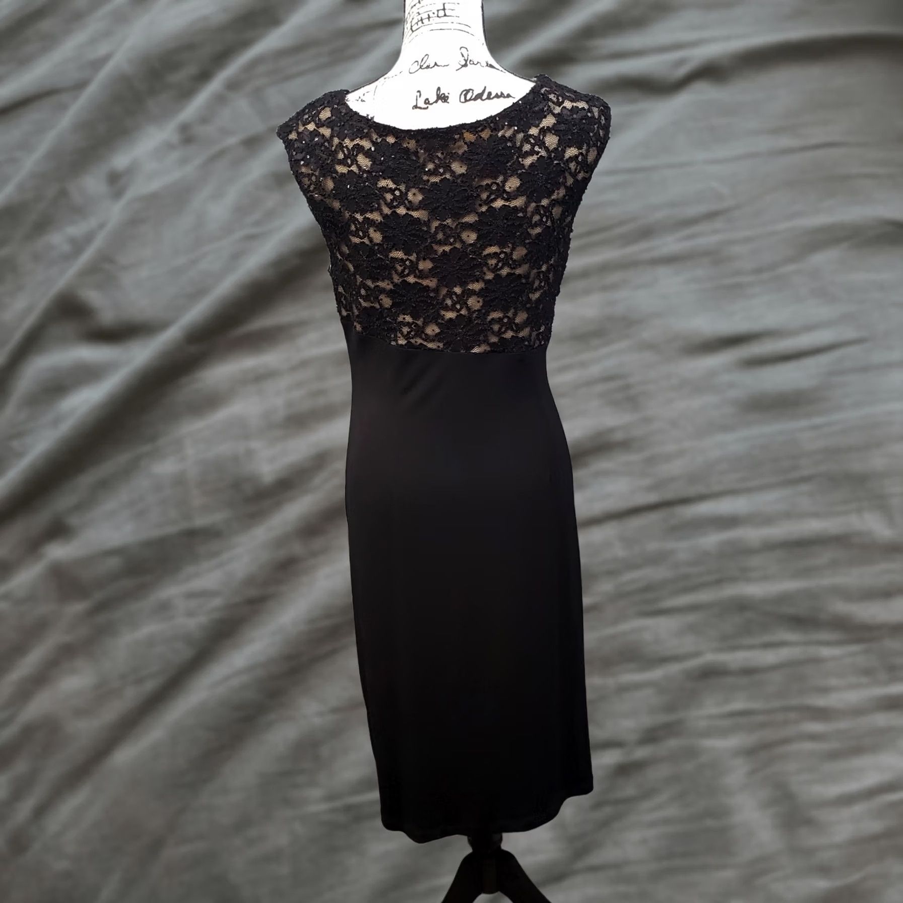 Vintage Connected Apparel Bodycon Dress Womens Size 14 Black Tan Lace Pleated Round Neck Size XL / US 12-14 / IT 48-50 - 1 Thumbnail