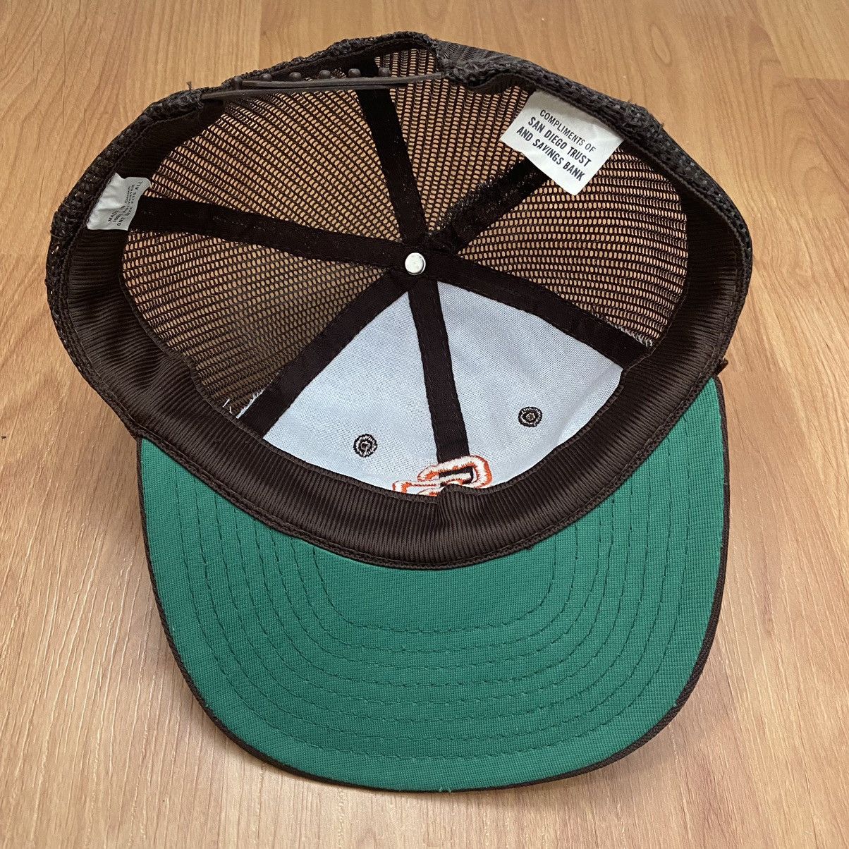 MLB × Vintage Vintage MLB Men’s San Diego Padres Logo Trucker Hat Size ONE SIZE - 6 Thumbnail