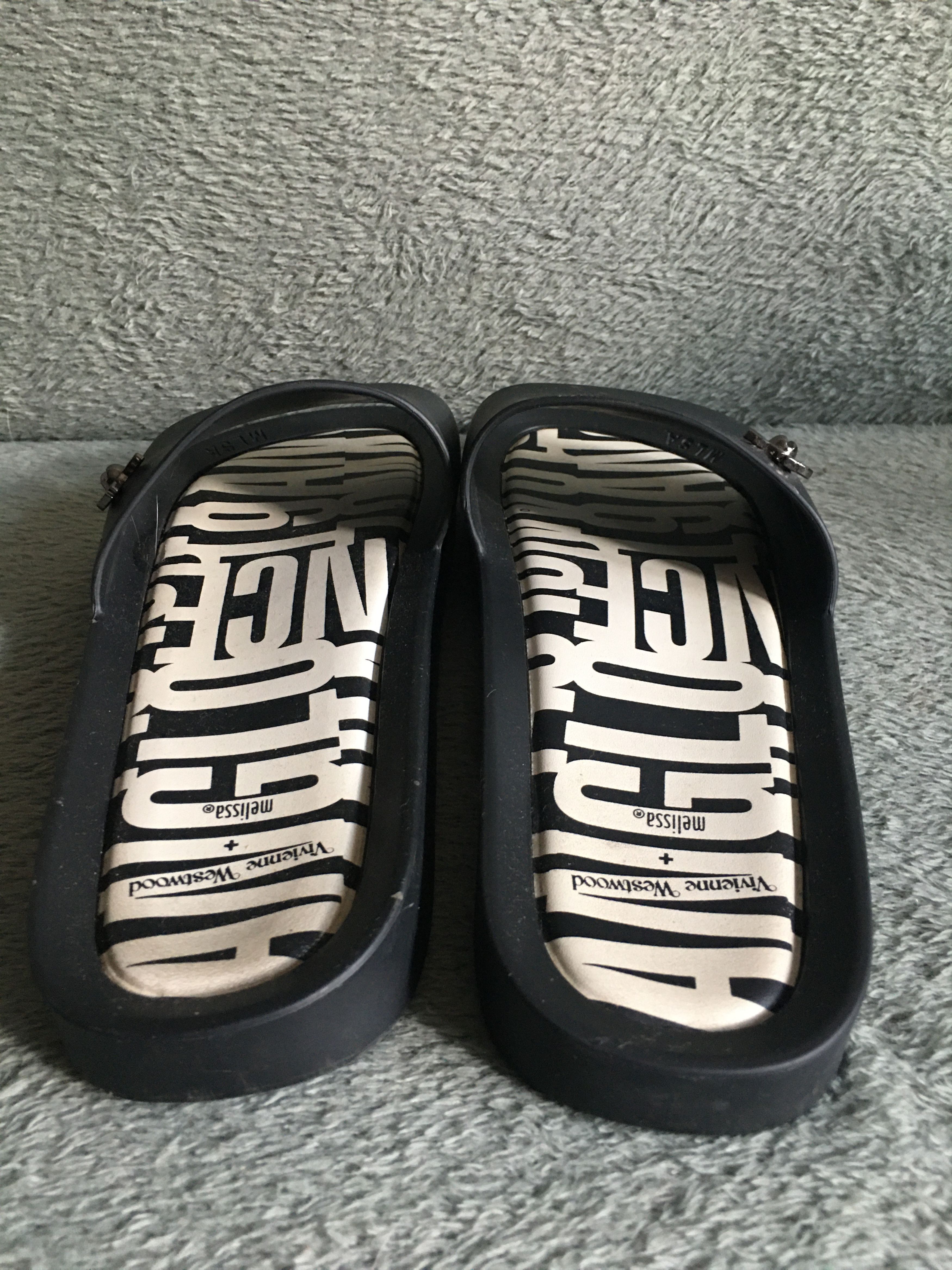 Melissa × Vivienne Westwood VIVIENNE WESTWOOD x Melissa Black Matte Orb Beach Sliders Size US 10 / IT 40 - 4 Thumbnail