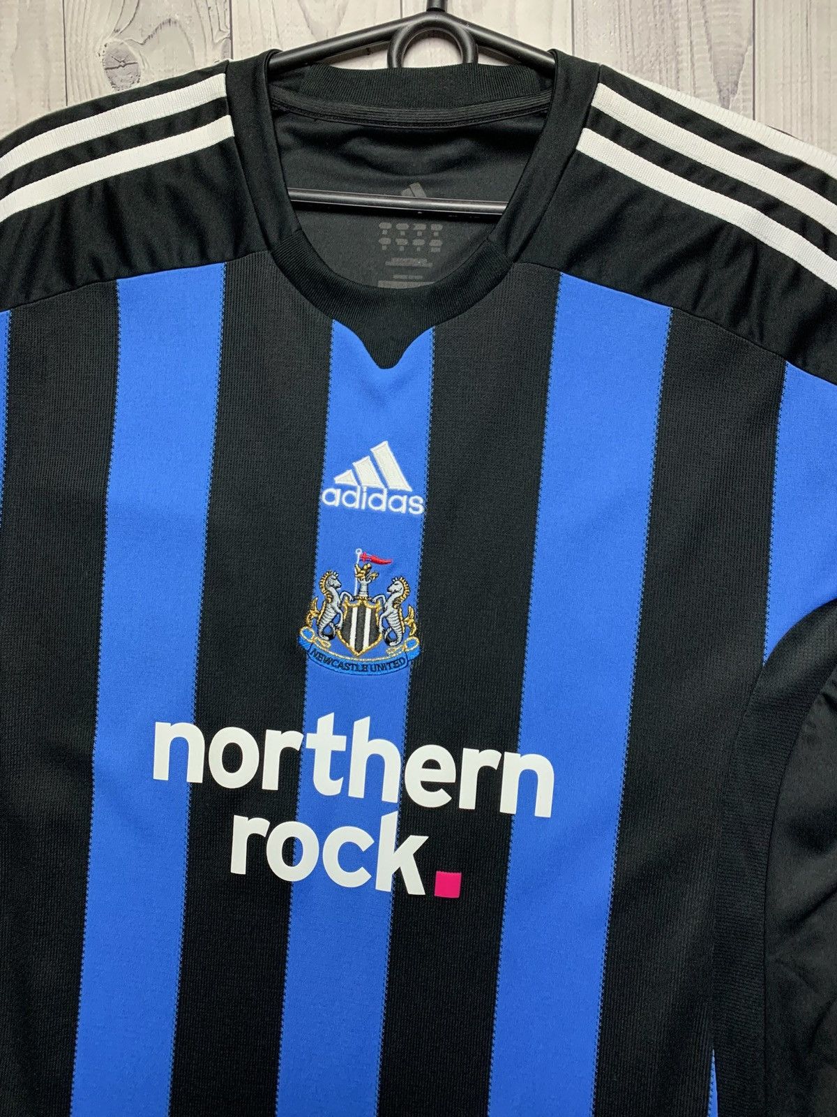 Adidas × Vintage Vintage New Castle United soccer jersey away striped adidas Size US M / EU 48-50 / 2 - 2 Thumbnail