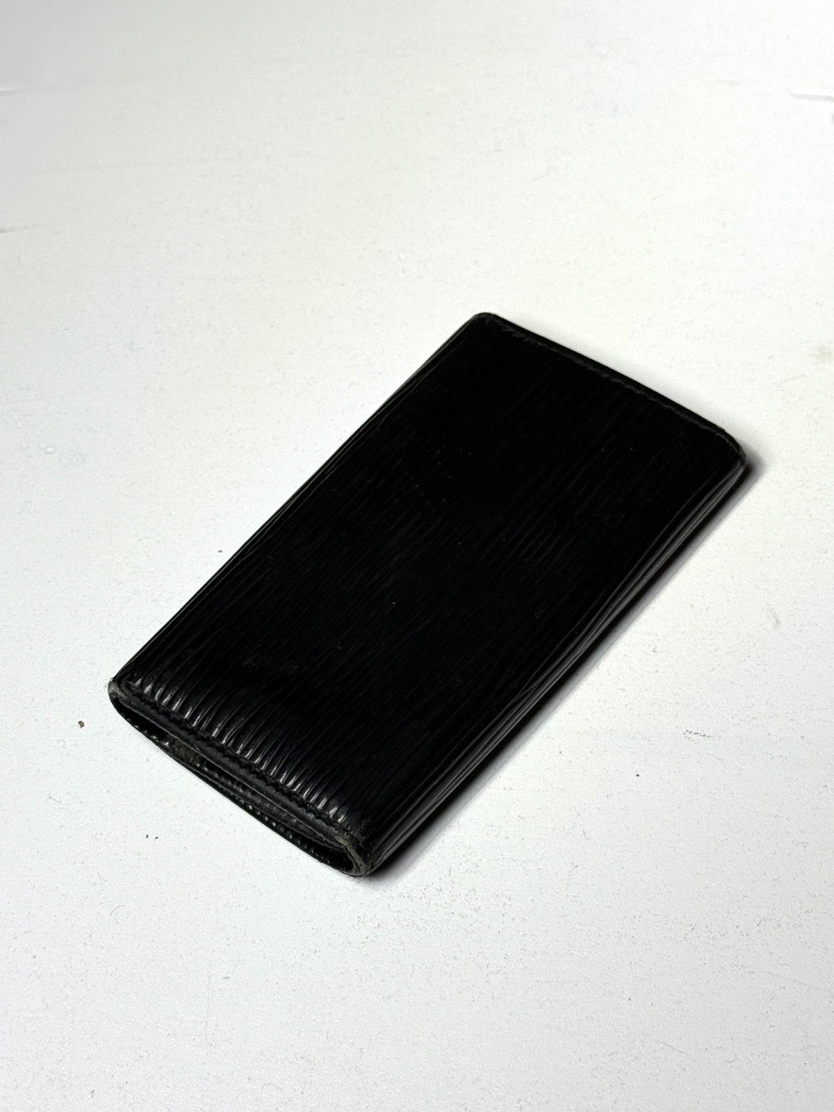 Louis Vuitton Vintage Louis Vuitton Black Epi Leather 4 Key Holder Size ONE SIZE - 2 Thumbnail