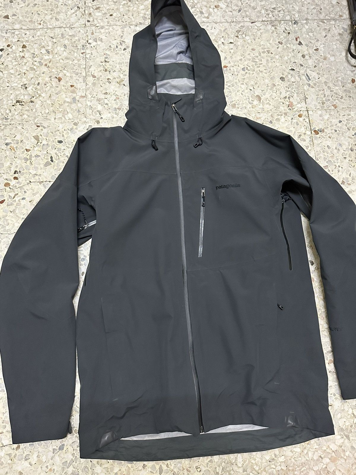 Goretex Patagonia Calcite Goretex WaterProof Jacket Design Size US M / EU 48-50 / 2 - 5 Thumbnail