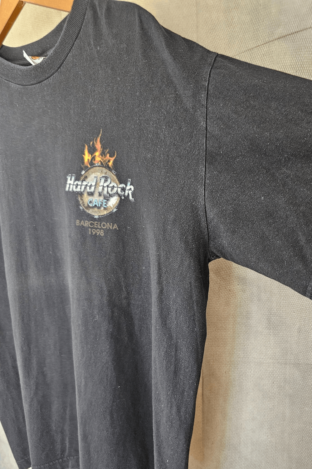 Hard Rock Cafe × Vintage Vintage 1998 Hardrock cafe Barcelona Tee L Size US L / EU 52-54 / 3 - 6 Thumbnail