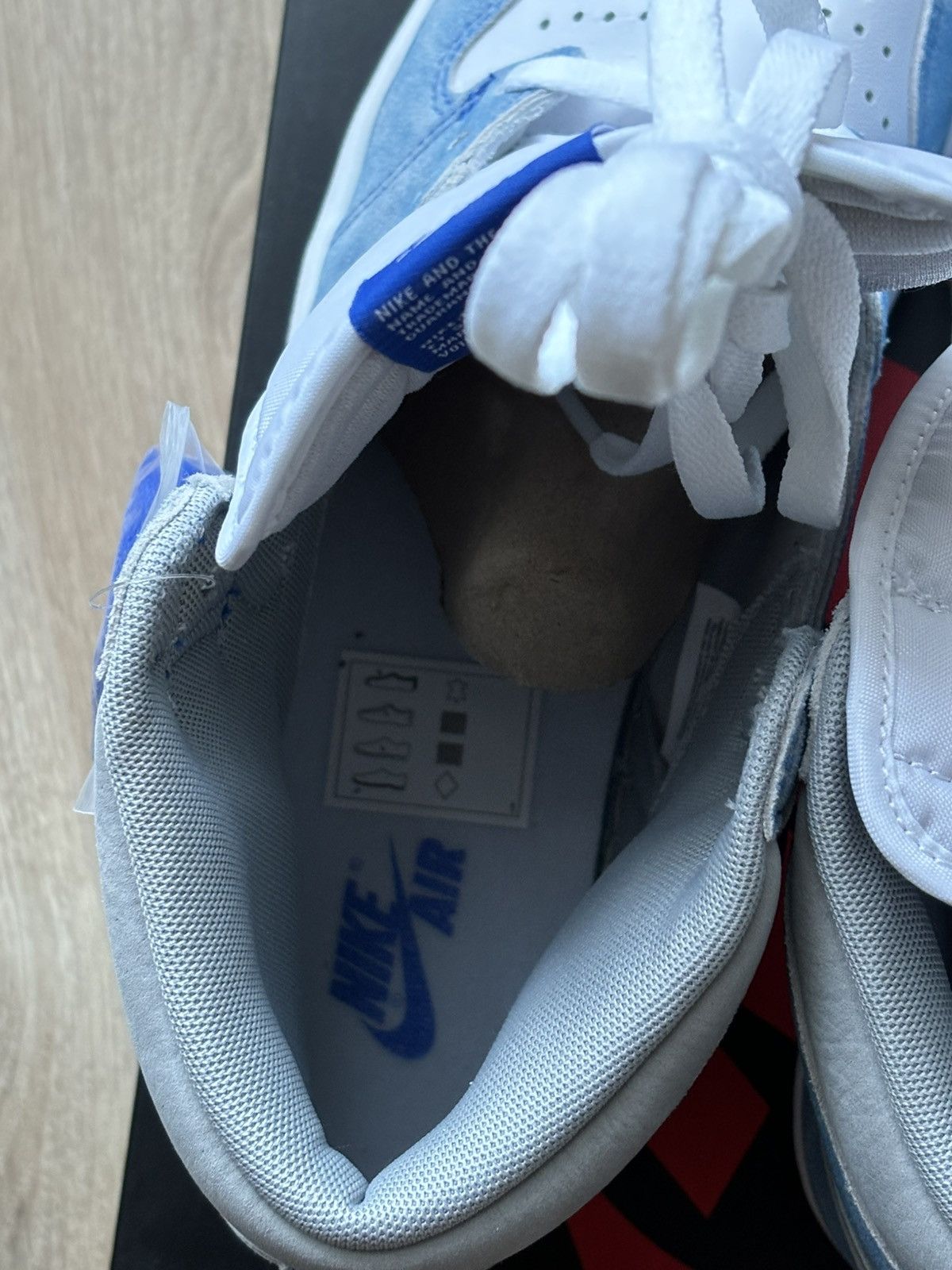 Jordan Brand Air Jordan 1 Retro High OG Hyper Royal Smoke Grey 11 US Size US 11 / EU 44 - 8 Thumbnail