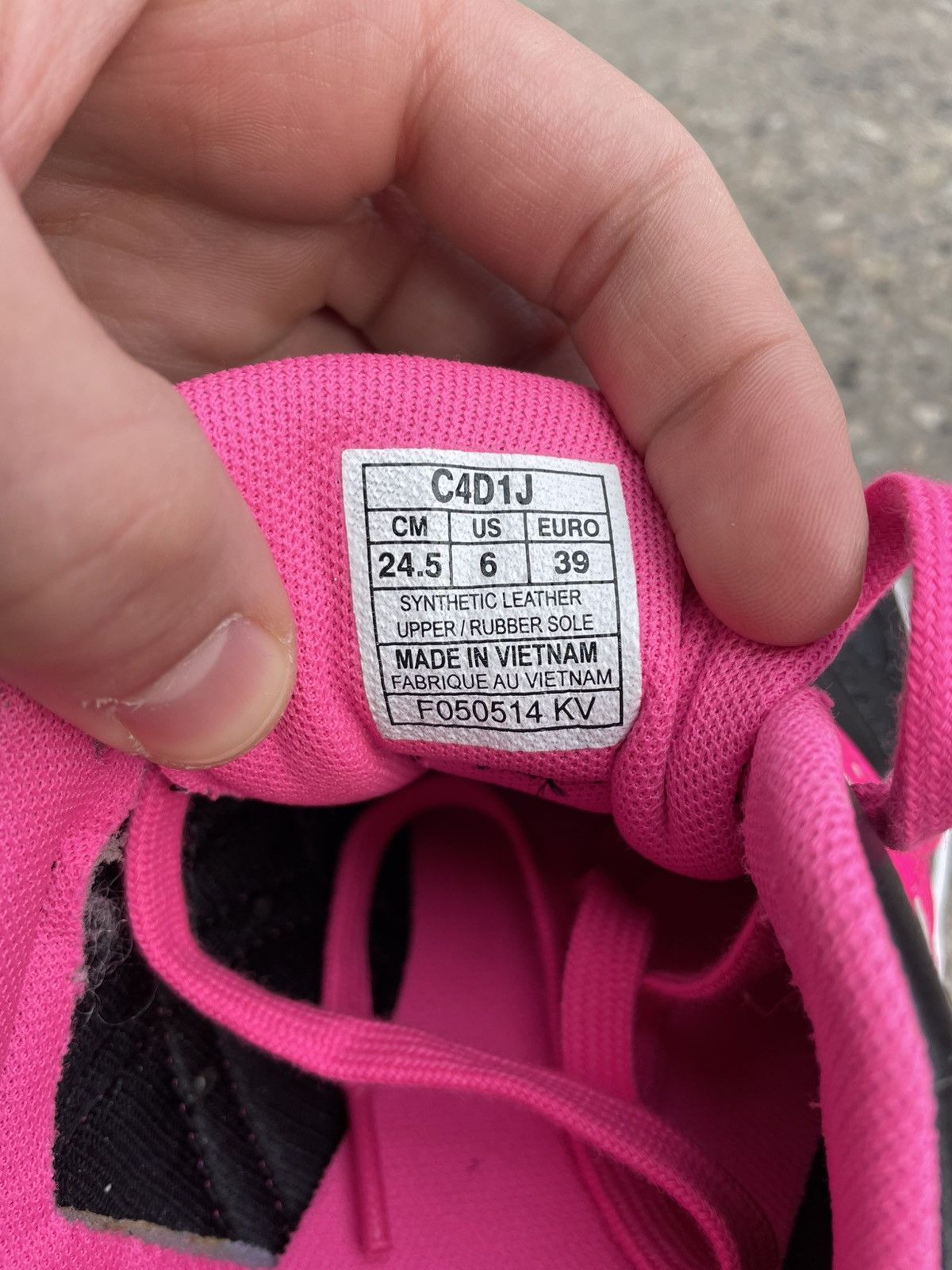Asics NWB Asics Onitsuka Tiger Black Pink Sneakers EU 39 US 6 Size US 6 / IT 36 - 18 Thumbnail