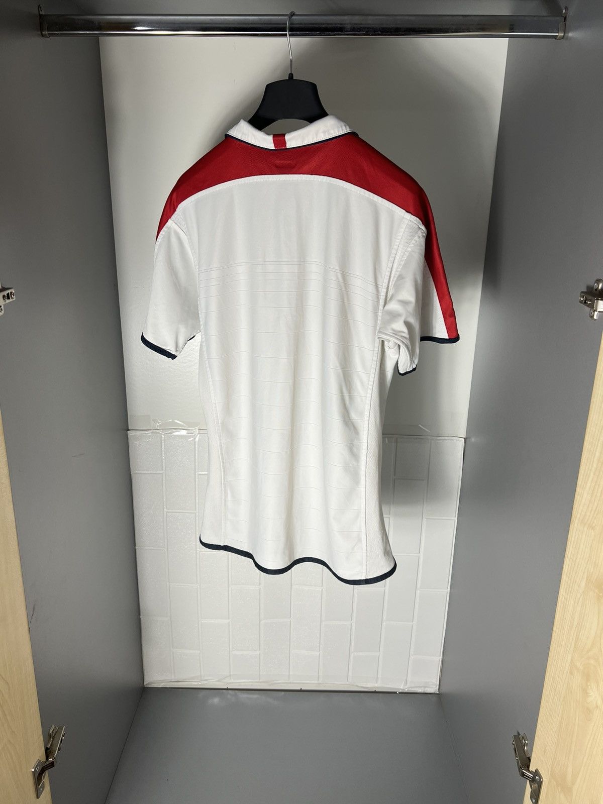 Umbro × Vintage VERY RARE UMBRO ENGLAND RETRO SOCCER JERSEY BLOKECORE 90s Size US M / EU 48-50 / 2 - 9 Thumbnail