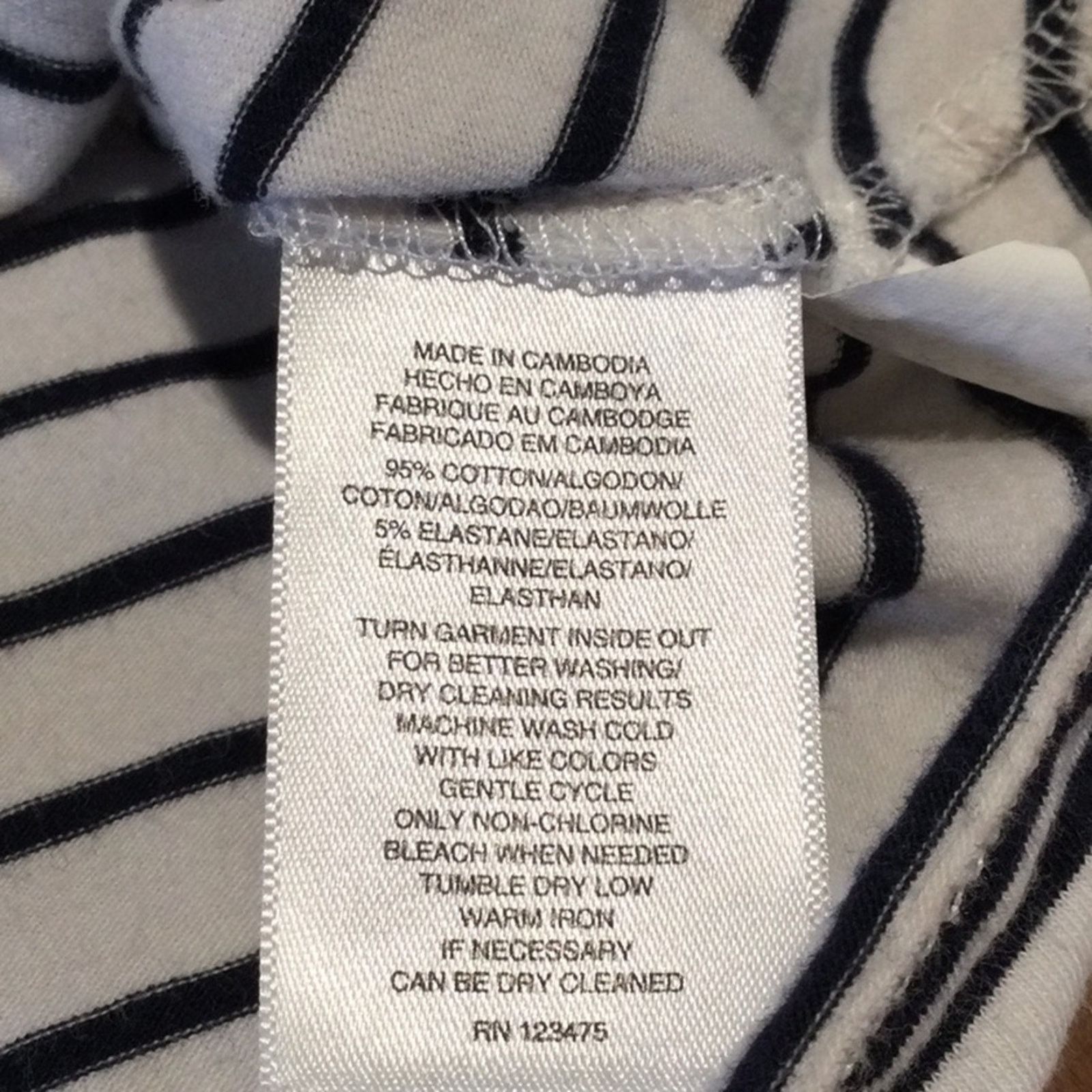 Jones New York Jones New York Signature Black/White Stripe V-neck Top Sz S Size S / US 4 / IT 40 - 12 Thumbnail