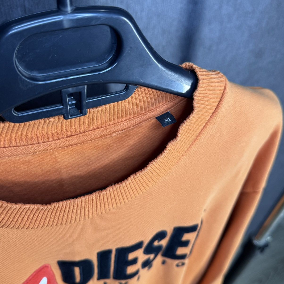 Diesel Vintage Diesel Orange Sweatshirt Center Logo Y2K Size US M / EU 48-50 / 2 - 3 Thumbnail