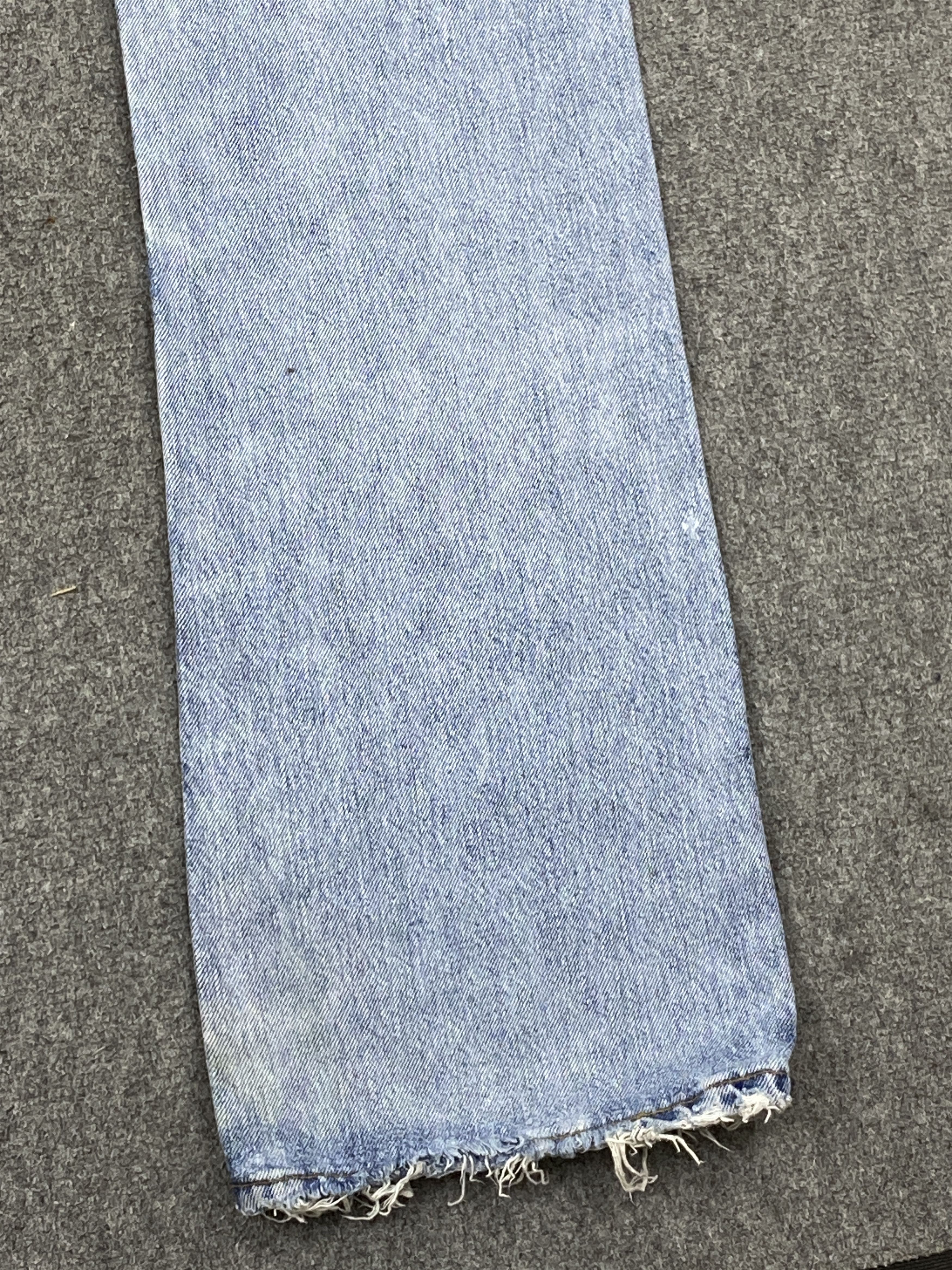 Levi's Vintage Levis 501 Distressed Jeans DP2740 Size US 29 - 19 Thumbnail