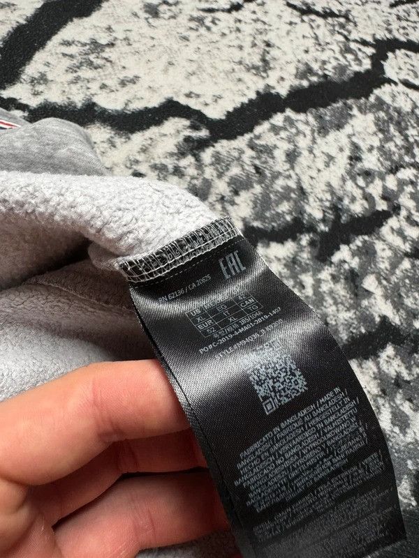Guess Guess crewneck sweatshirt gray logo XL Size US XL / EU 56 / 4 - 6 Thumbnail
