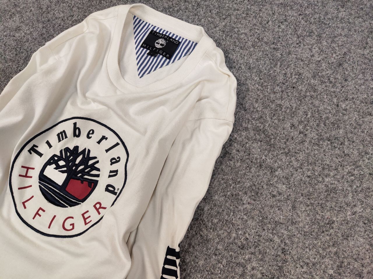 Tommy Hilfiger Timberland x Tommy Hilfiger White Logo long sleeve Top Size US L / EU 52-54 / 3 - 4 Thumbnail