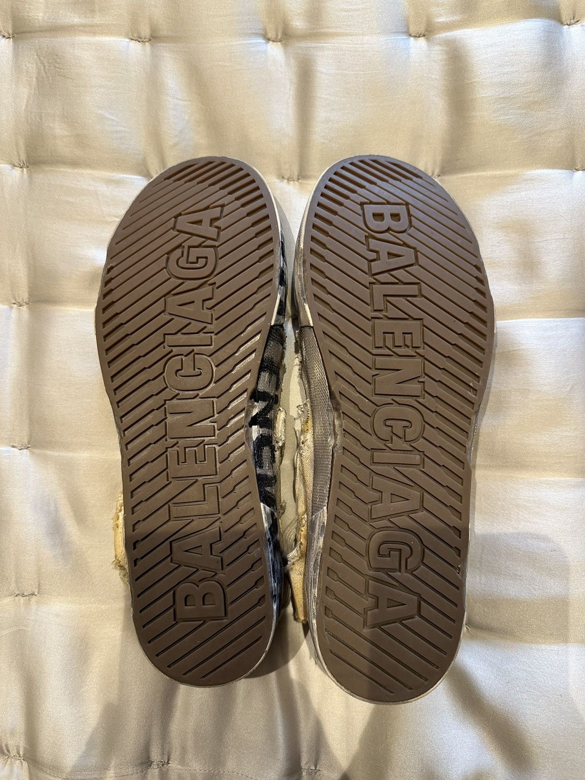 Balenciaga 1/100 Limited Edition Destroyed Paris Hightop Size US 11 / EU 44 - 10 Thumbnail