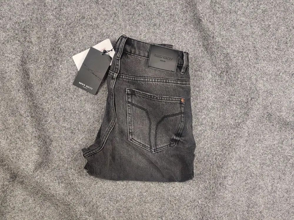 Miss Sixty Miss Sixty Vicki Mom Black Faded Denim Jeans Vtg Y2K Style Size 27" / US 4 / IT 40 - 1 Thumbnail