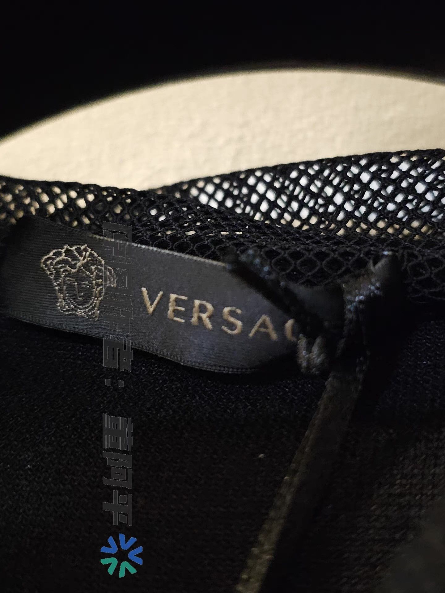 Versace Brand new Versace Medusa velvet hooded vest Size US S / EU 44-46 / 1 - 4 Thumbnail