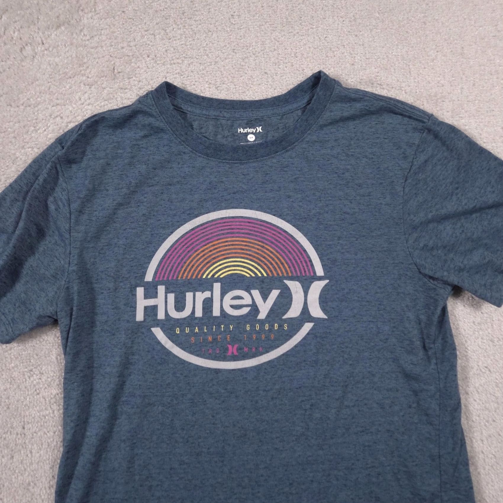 Hurley VINTAGE Hurley Shirt Mens Small Blue Circle Logo Graphic Tee Surf Retro Rainbow Tagless Tee Size US S / EU 44-46 / 1 - 3 Thumbnail